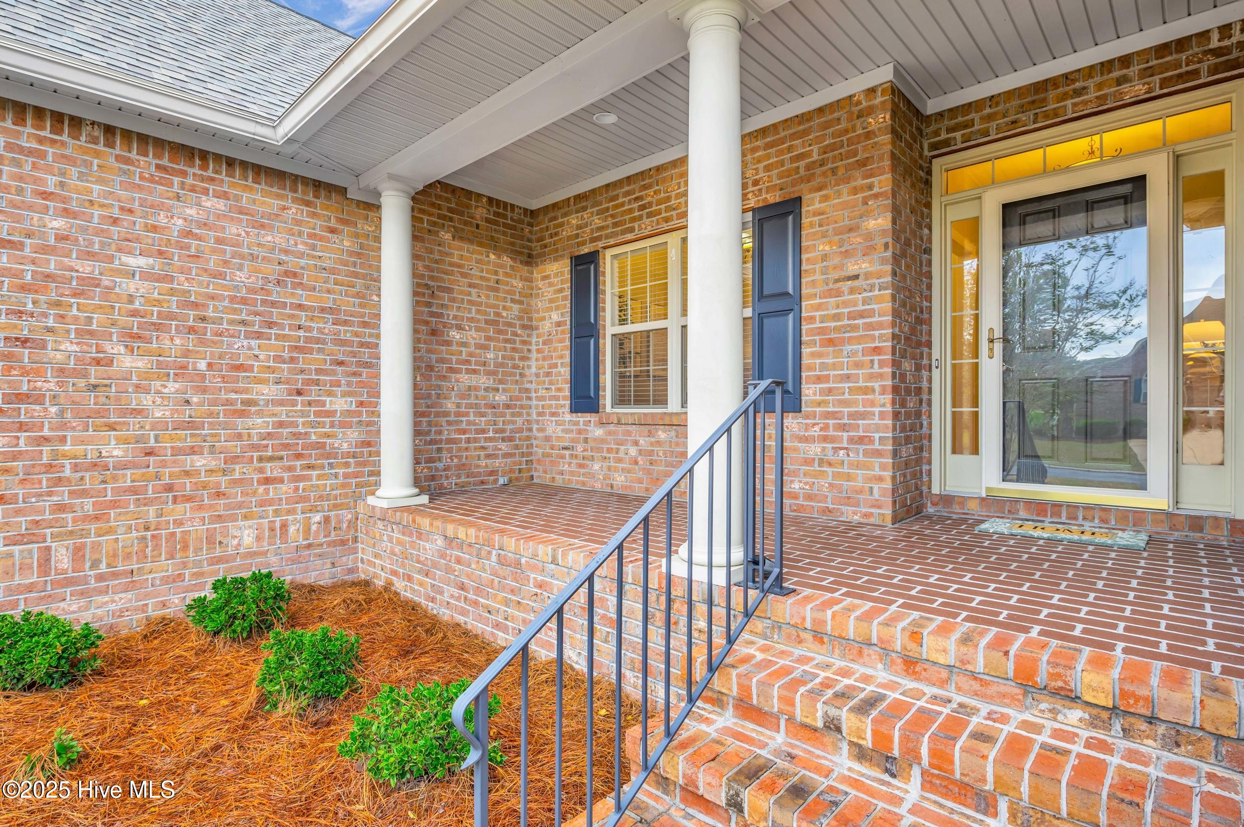 6105 Northshore Drive