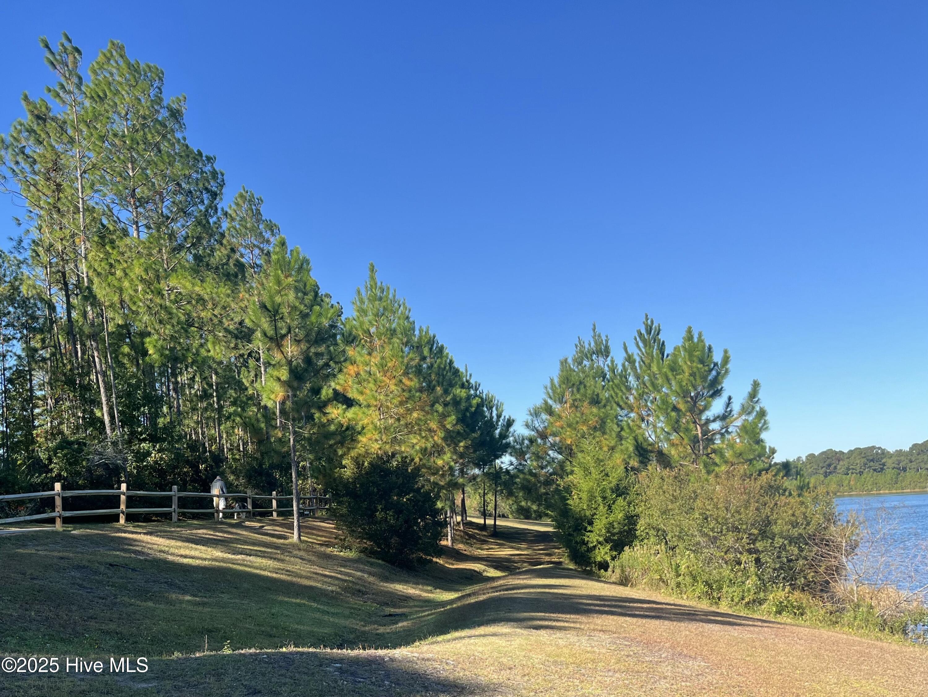 6105 Northshore Drive