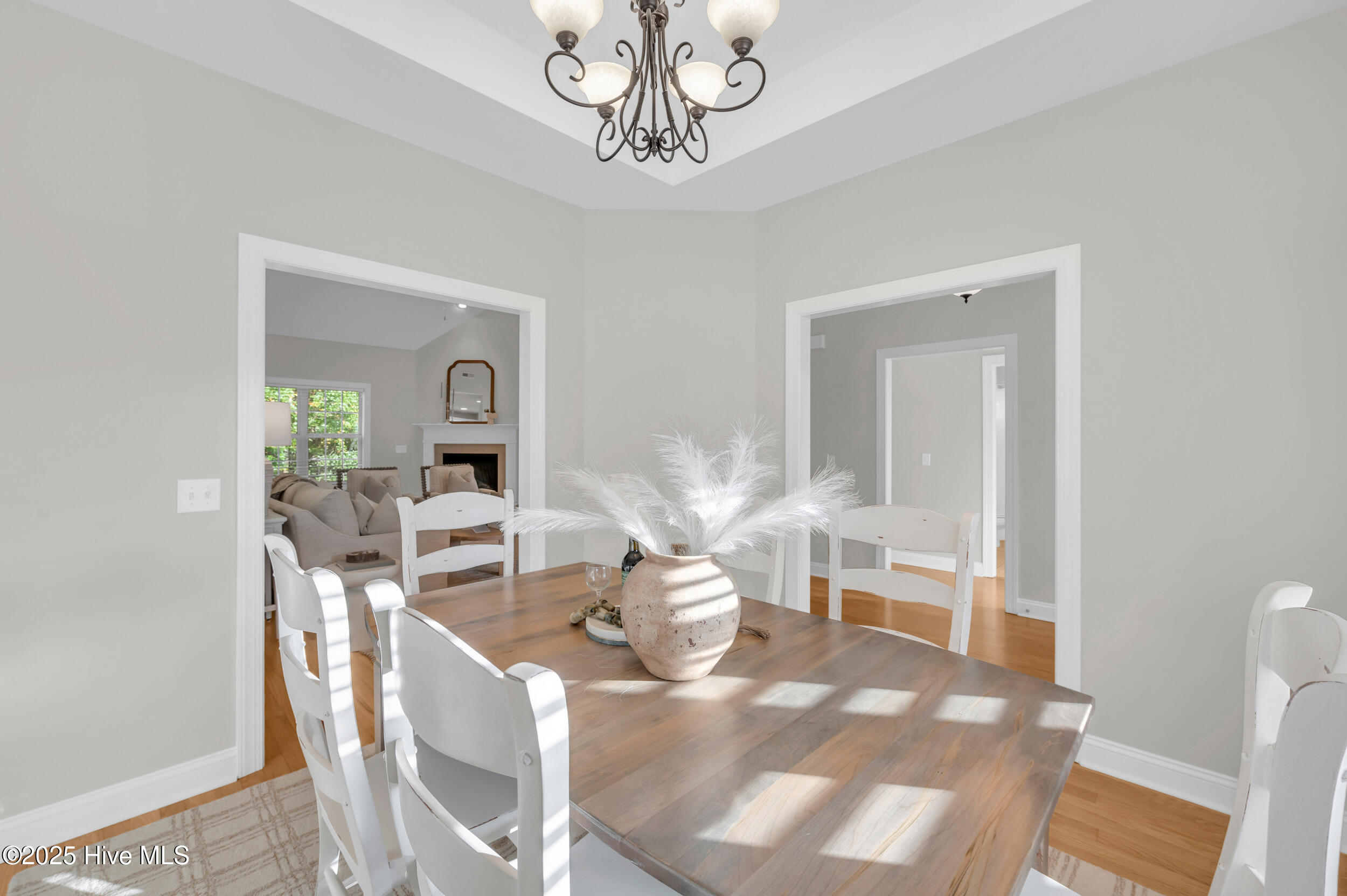 6105 Northshore Drive