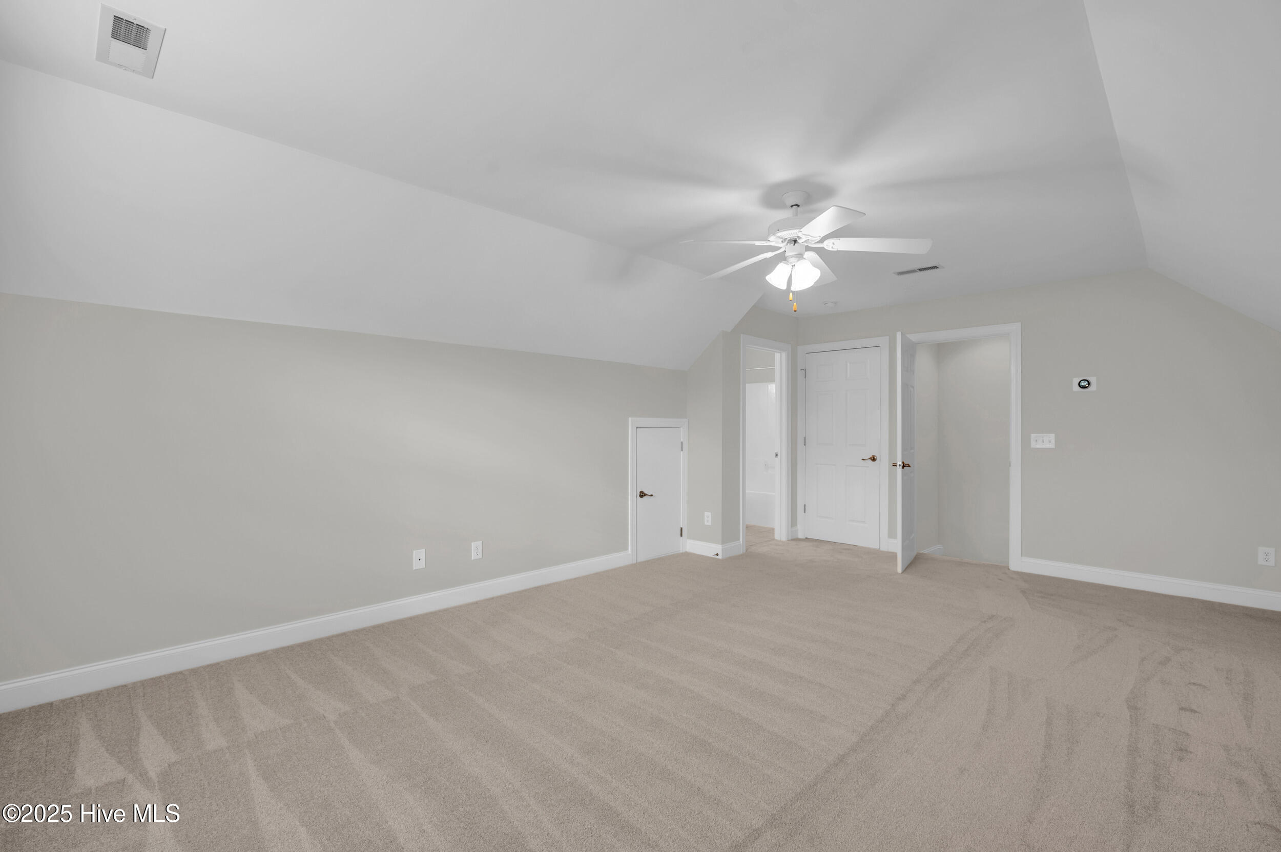 6105 Northshore Drive