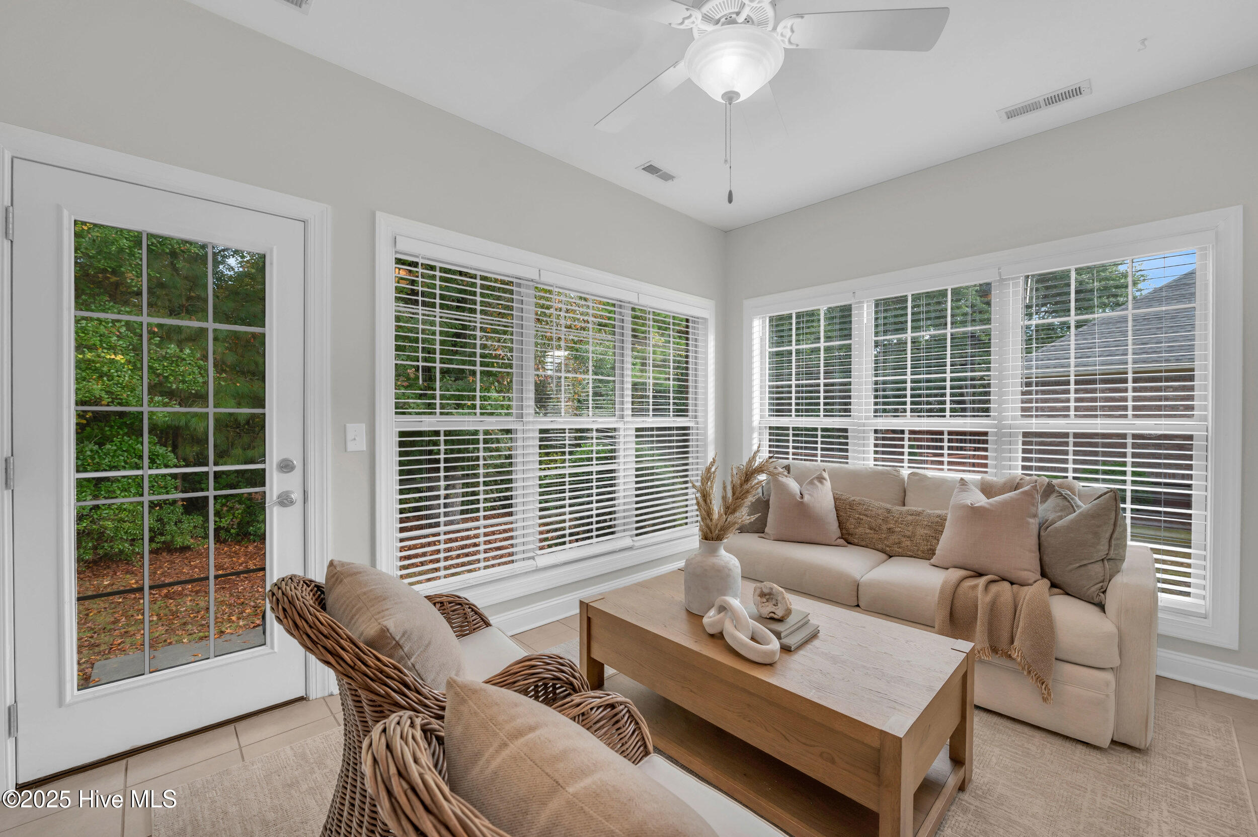 6105 Northshore Drive