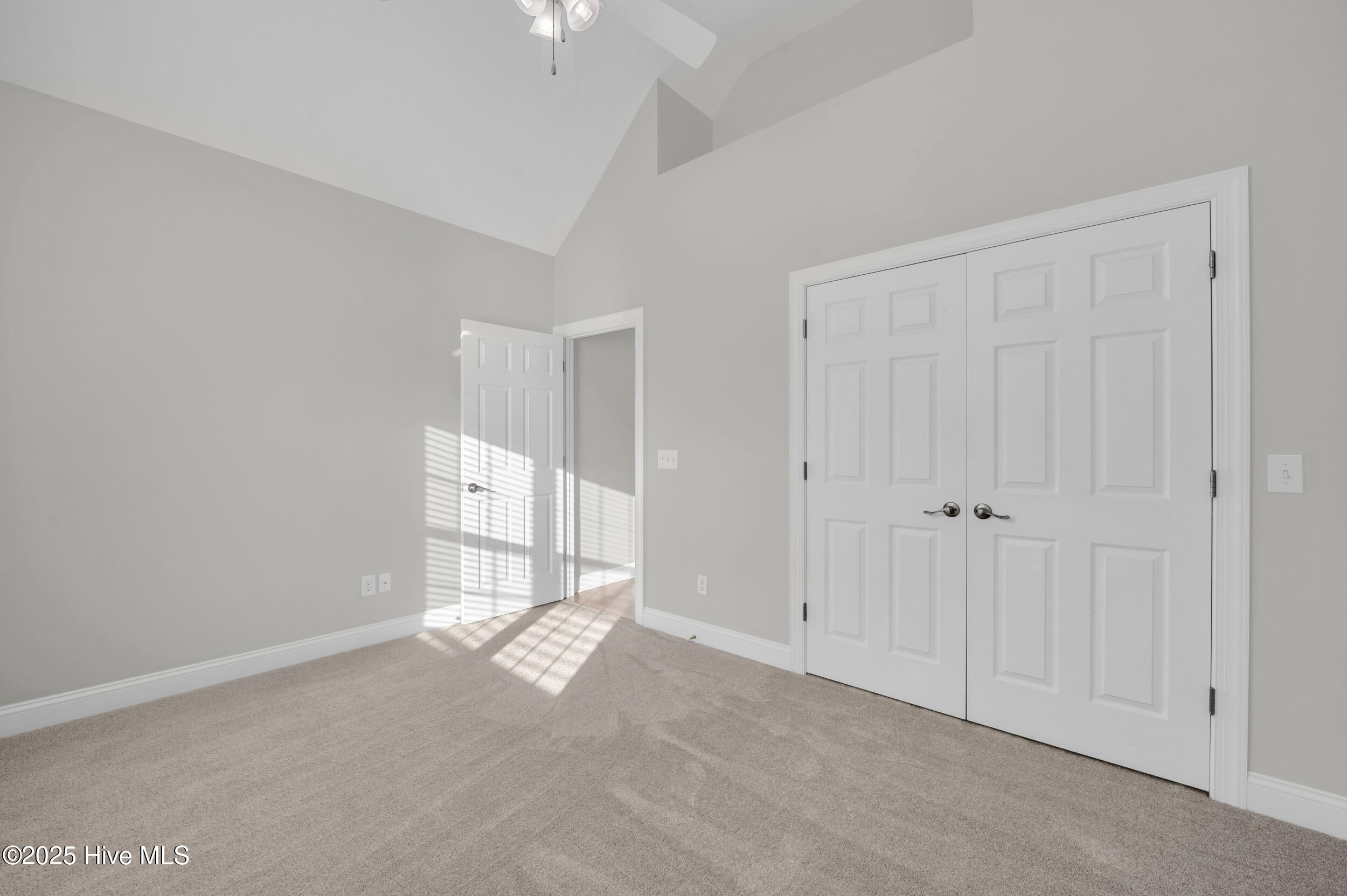 6105 Northshore Drive