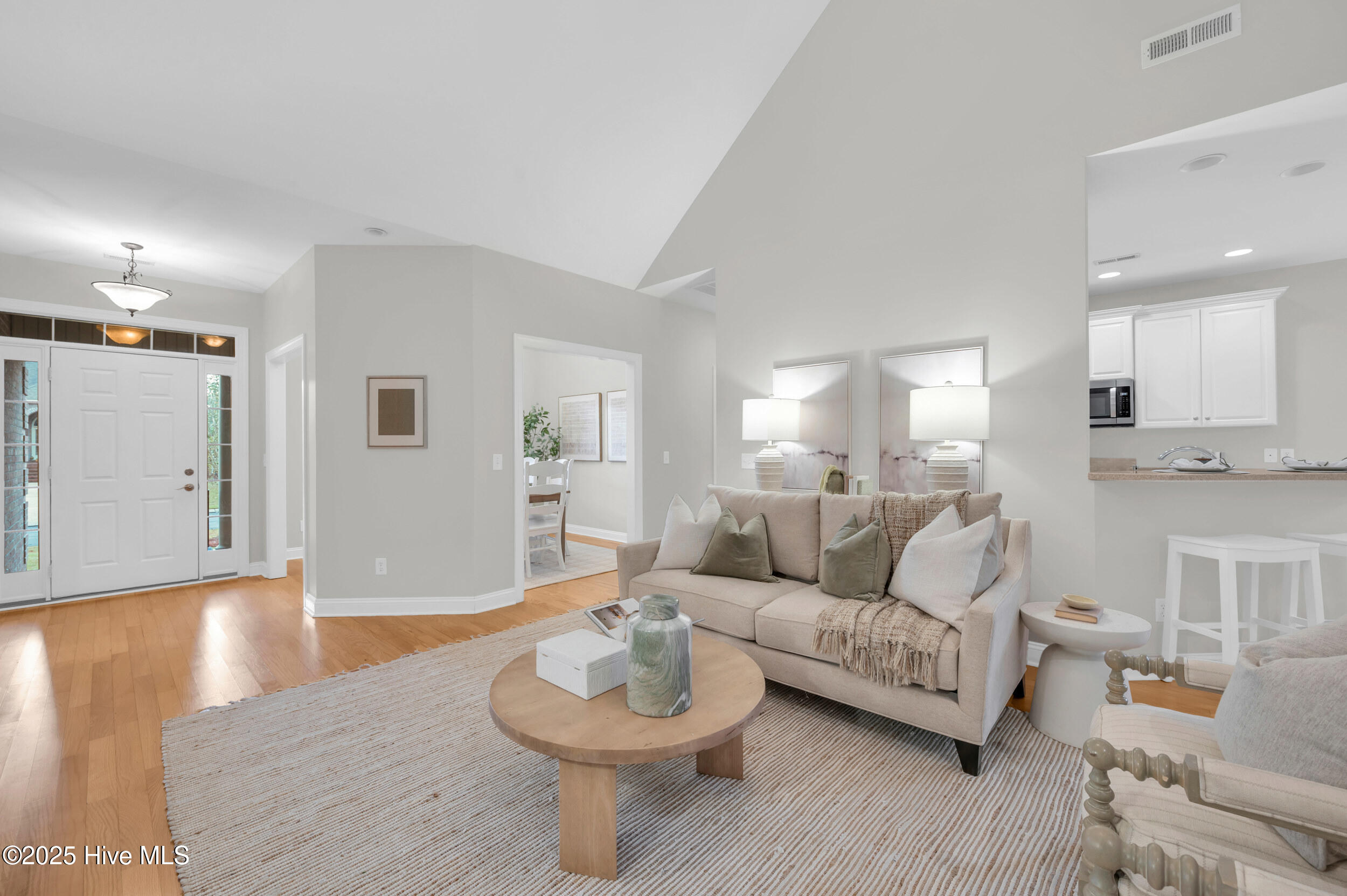 6105 Northshore Drive