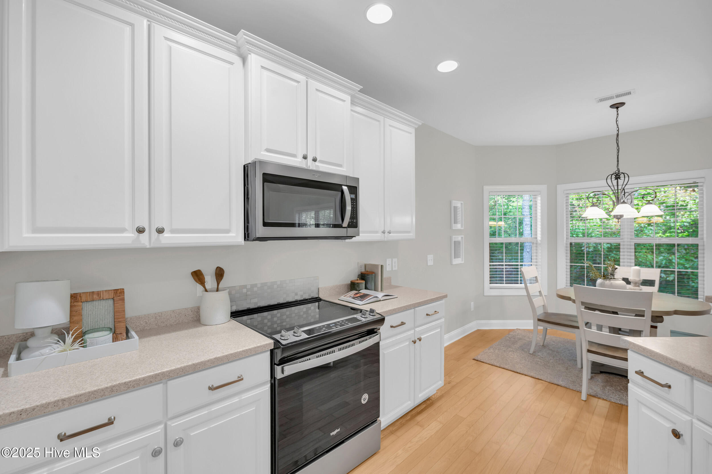 6105 Northshore Drive