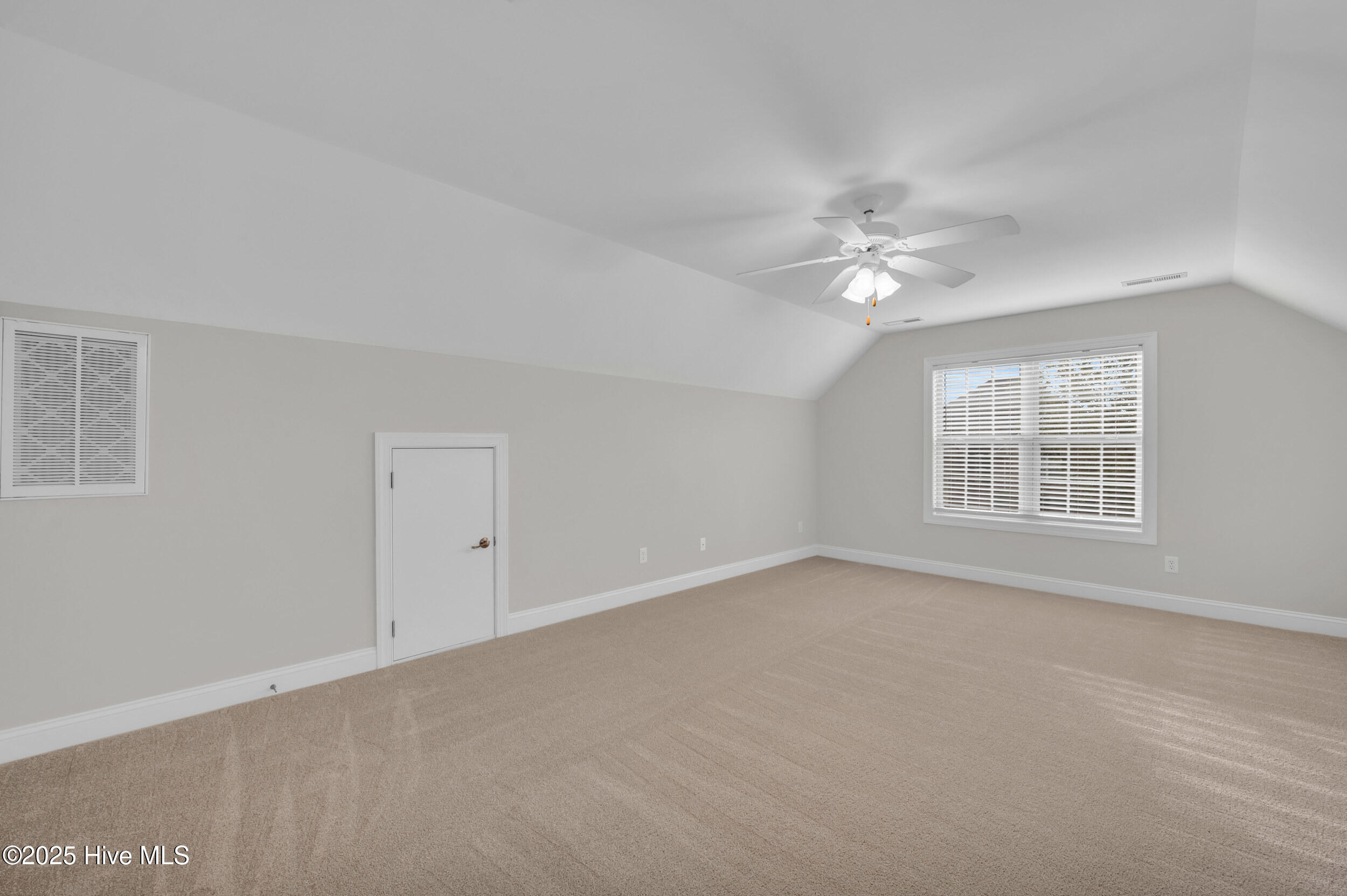 6105 Northshore Drive