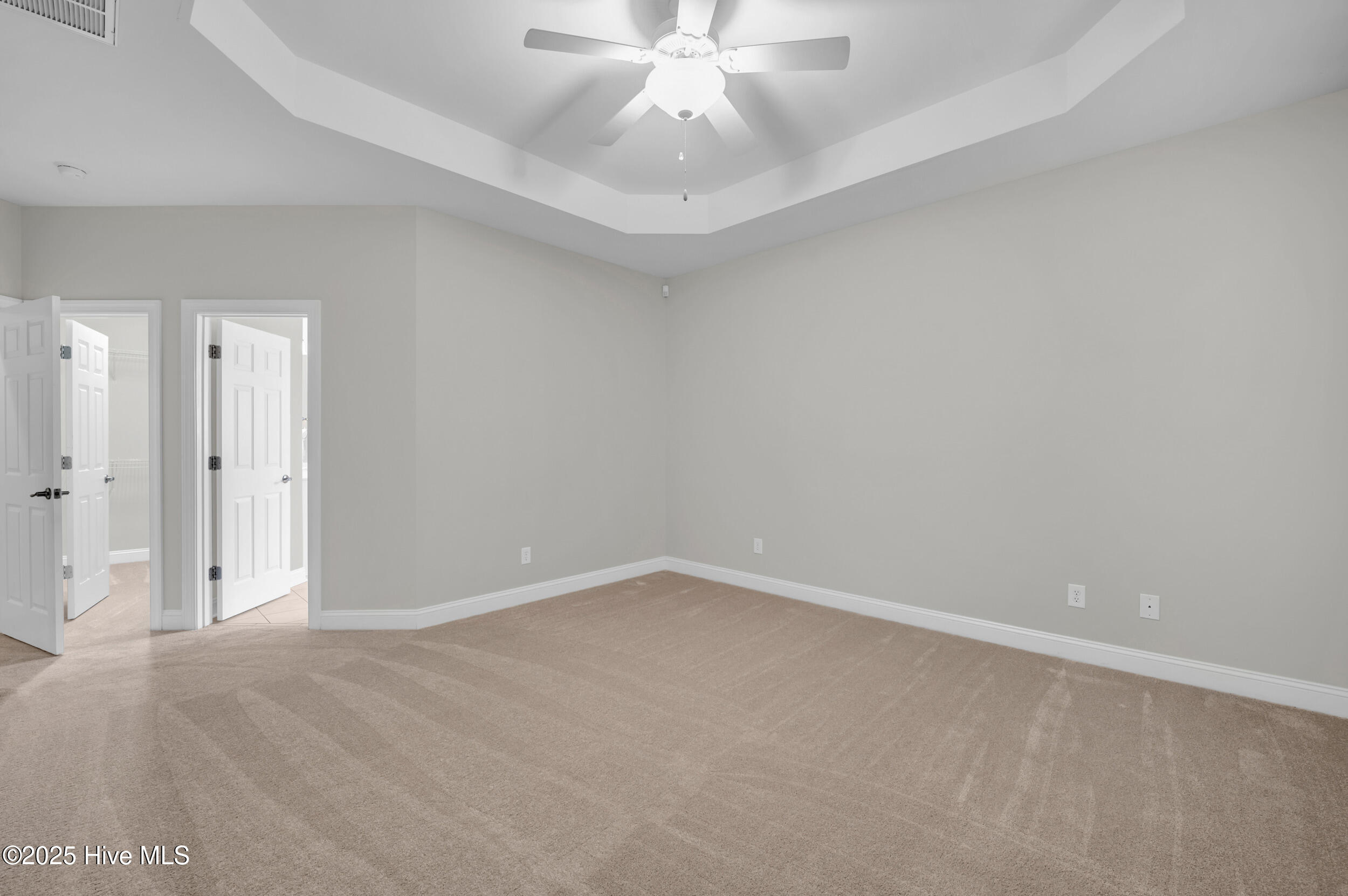 6105 Northshore Drive