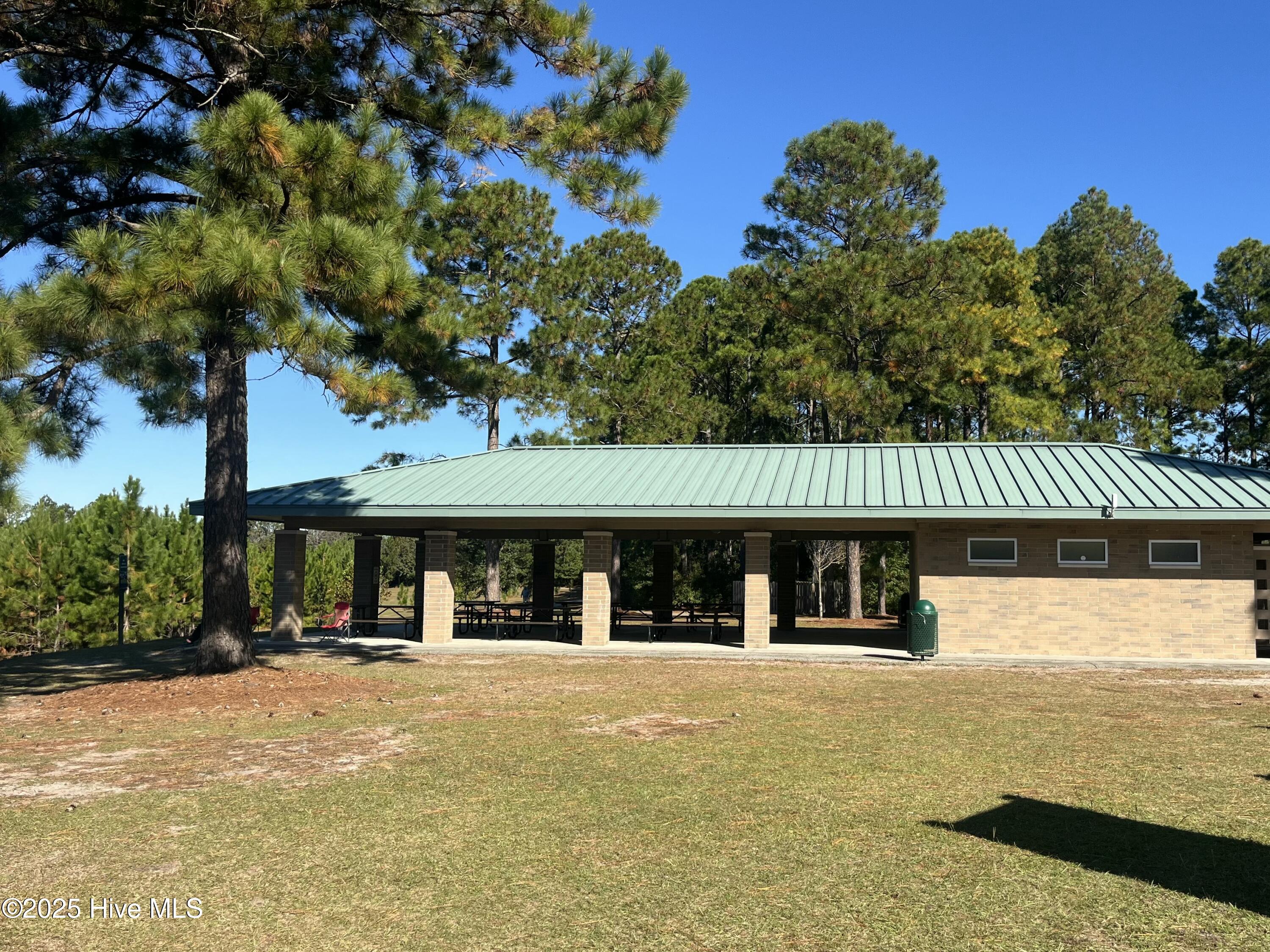 6105 Northshore Drive