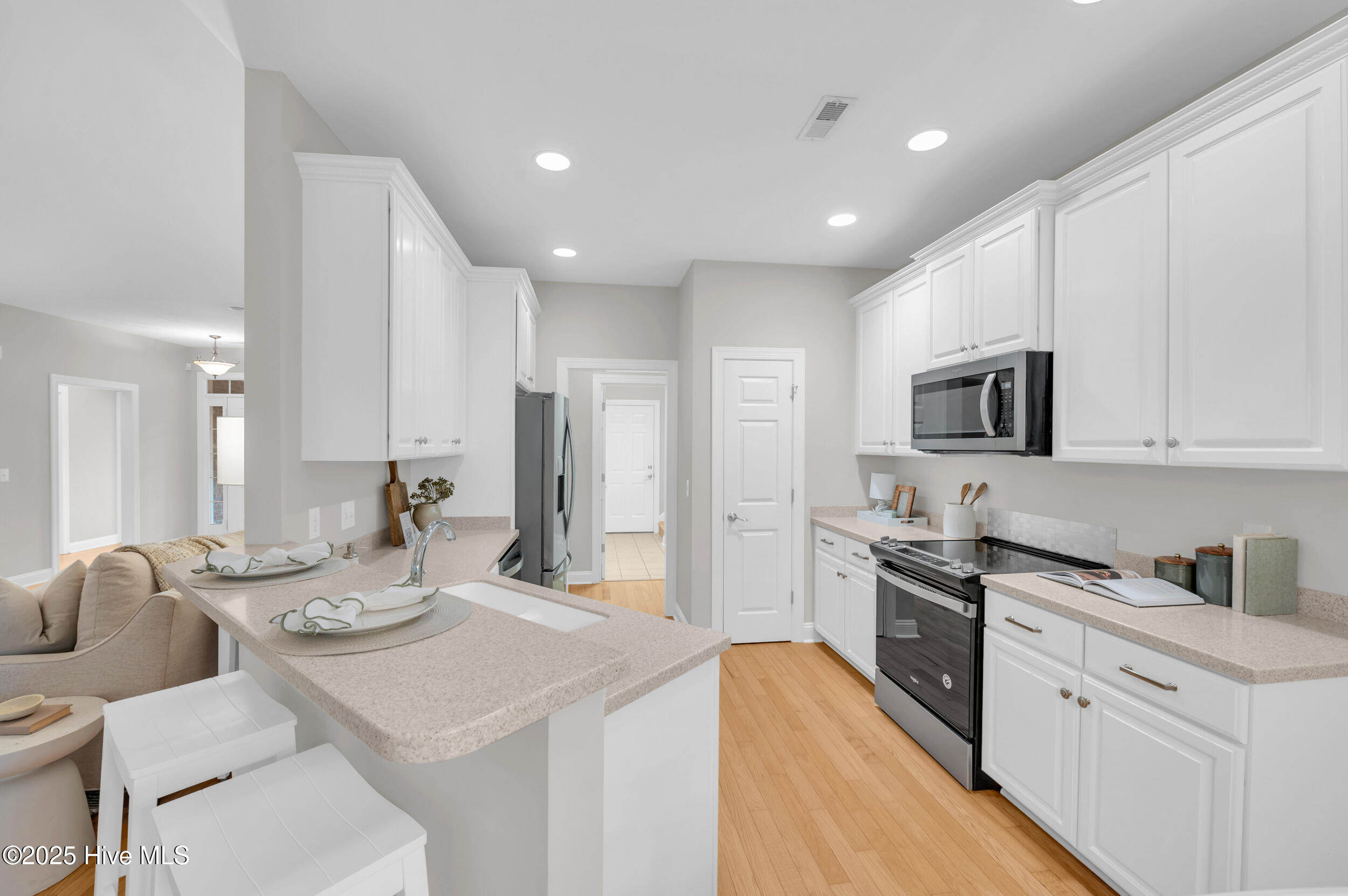 6105 Northshore Drive