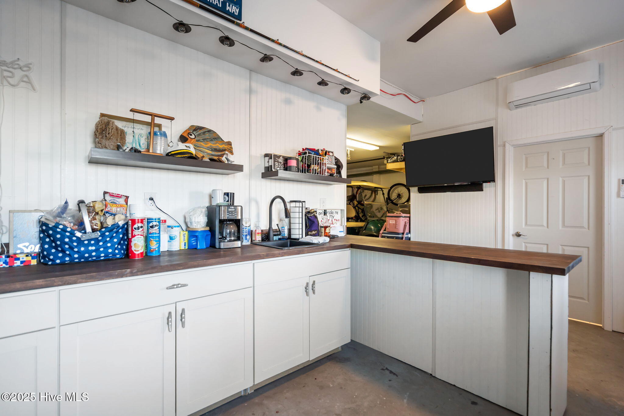 902 Grand Bahama Drive