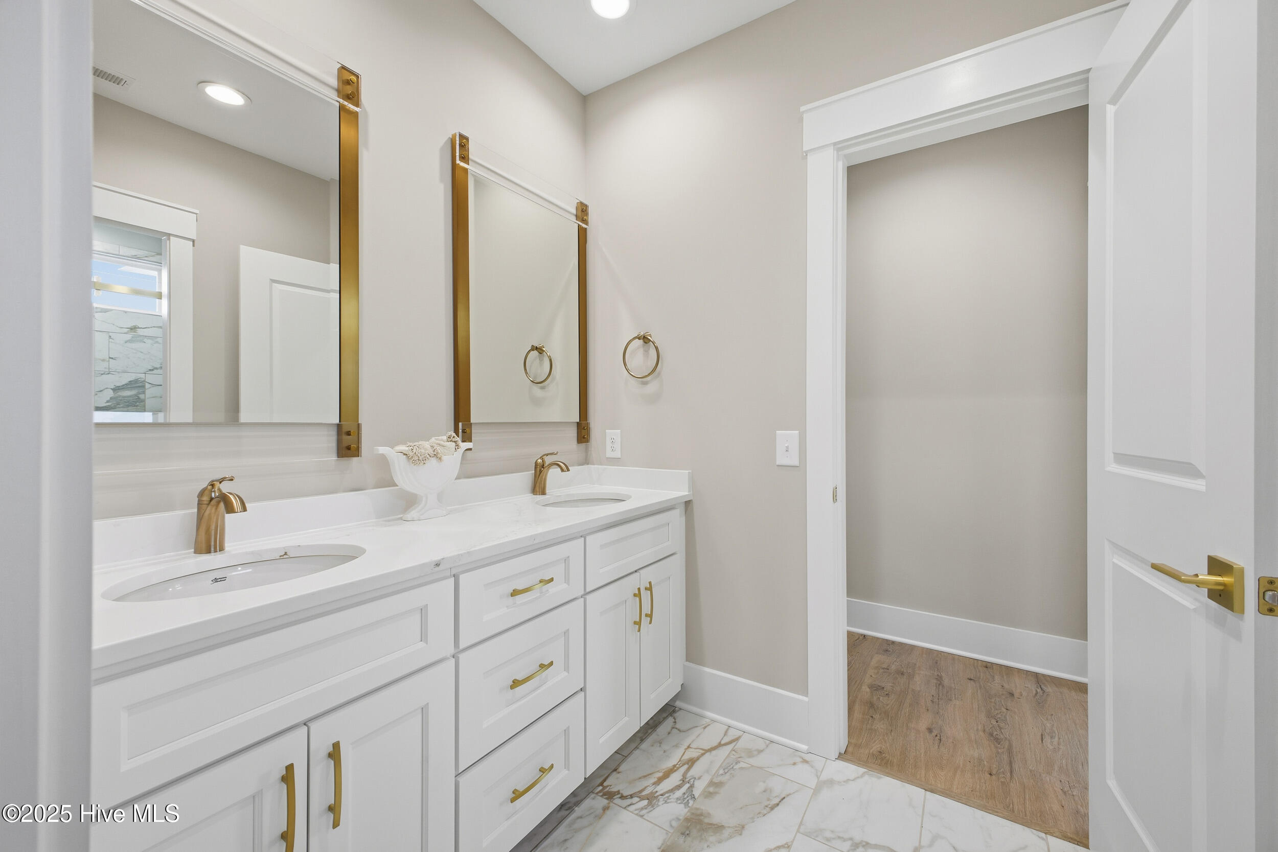 633 Bedminister Lane