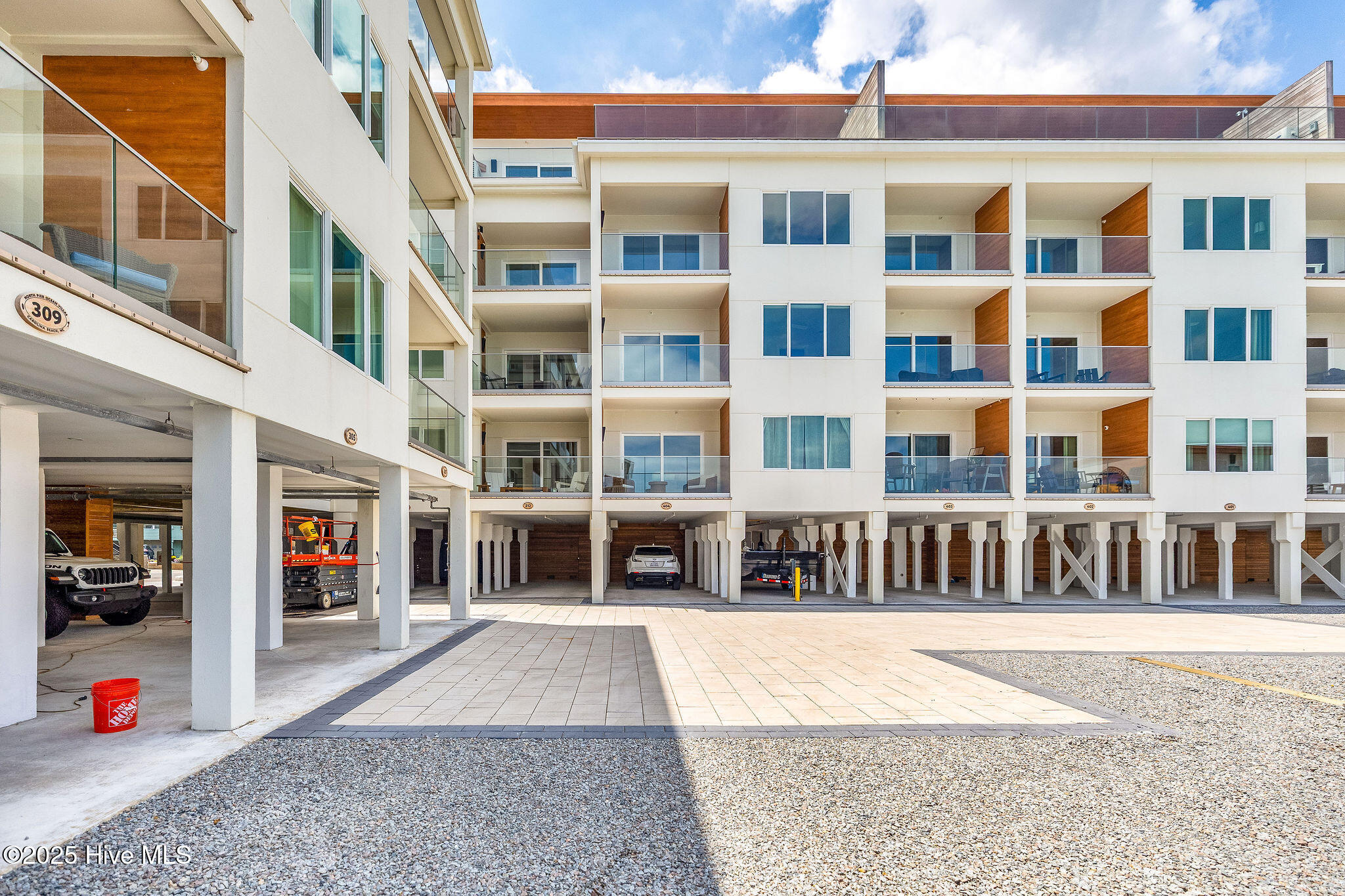 1800 Canal Drive 106