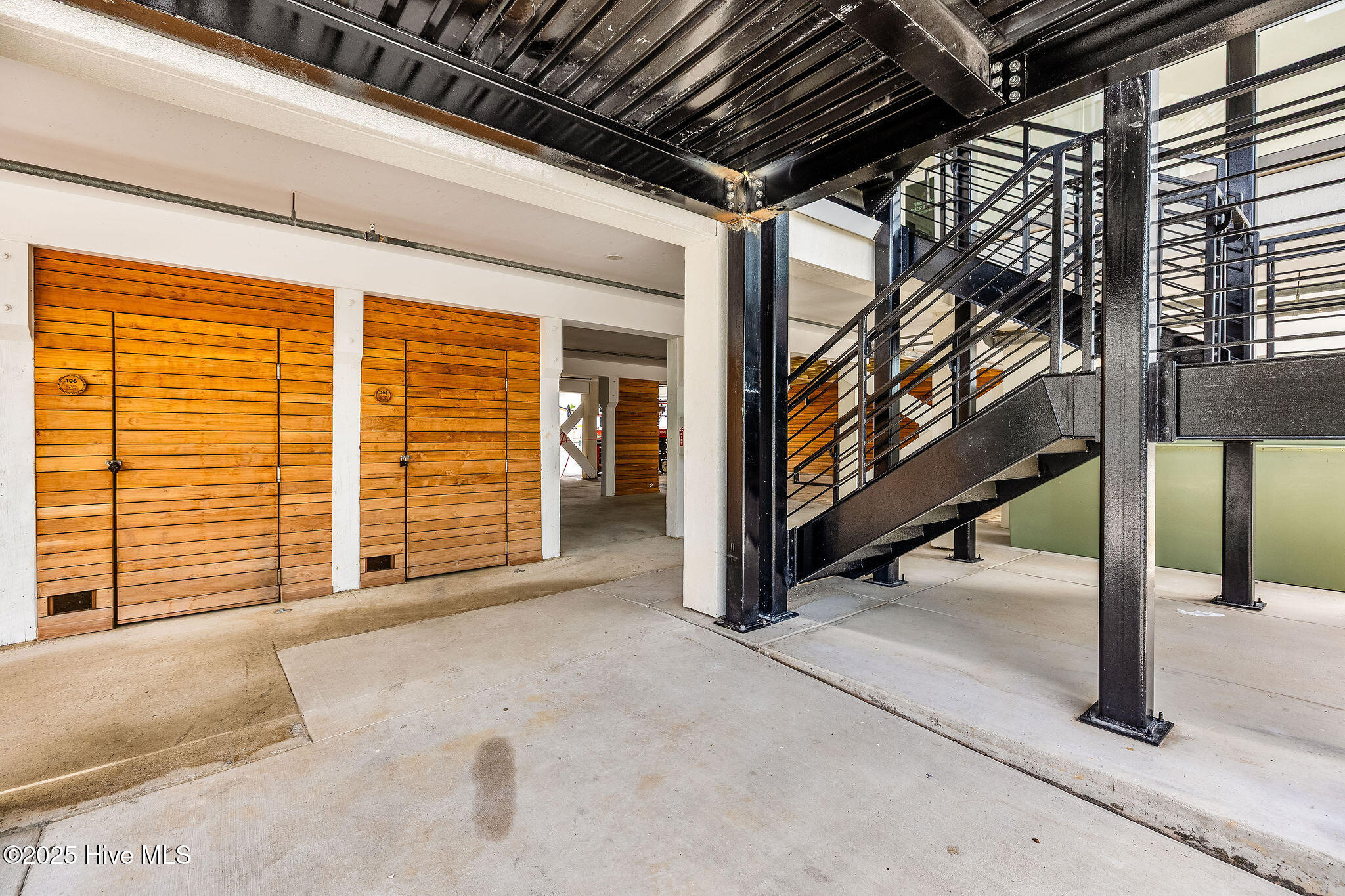 1800 Canal Drive 106