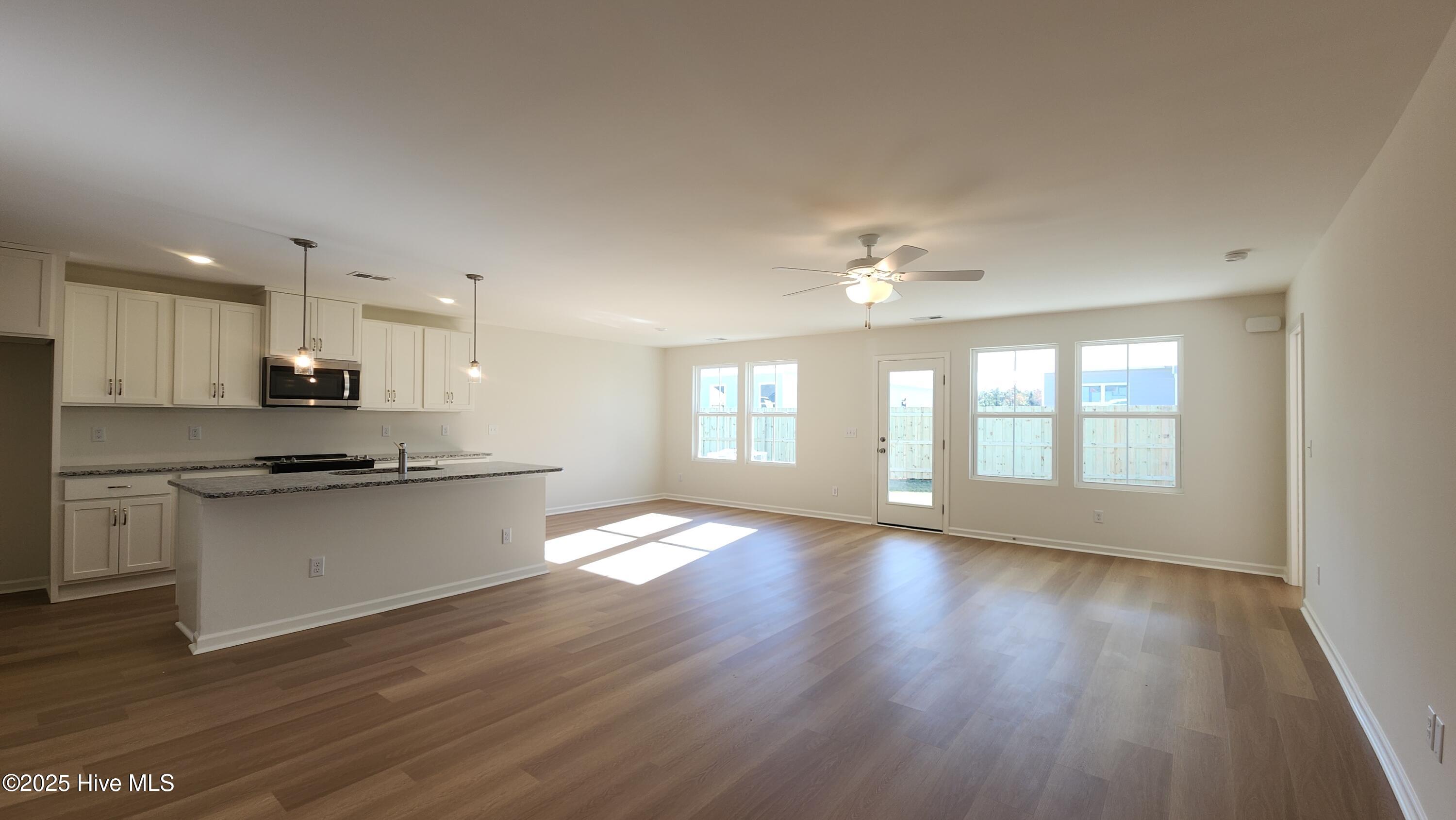 1213 Lulu Bay Drive NE