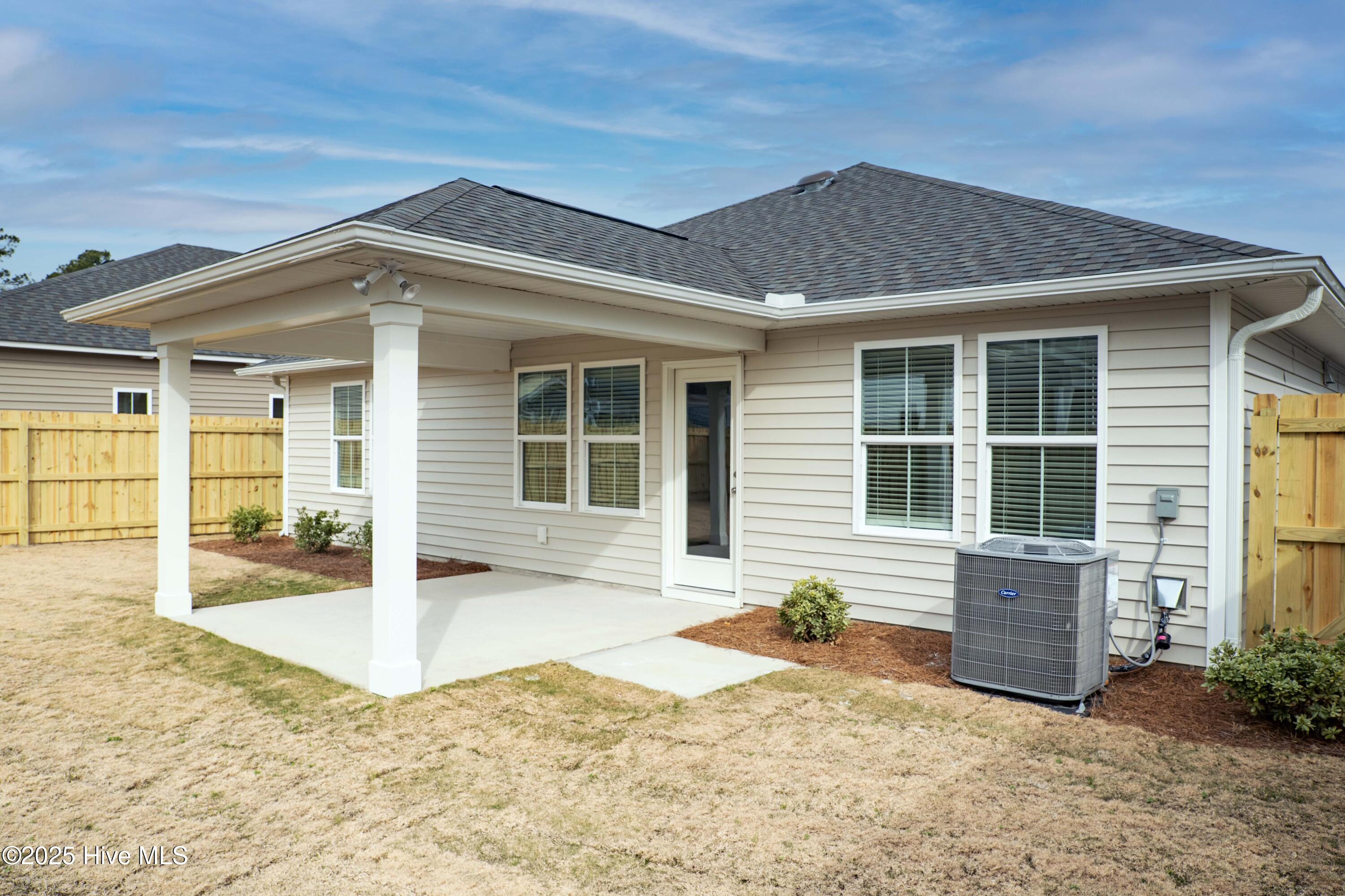 1213 Lulu Bay Drive NE