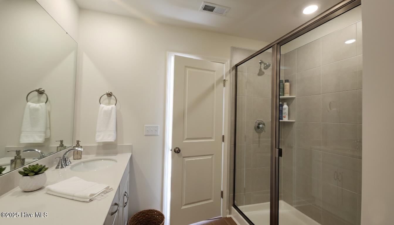 1213 Lulu Bay Drive NE