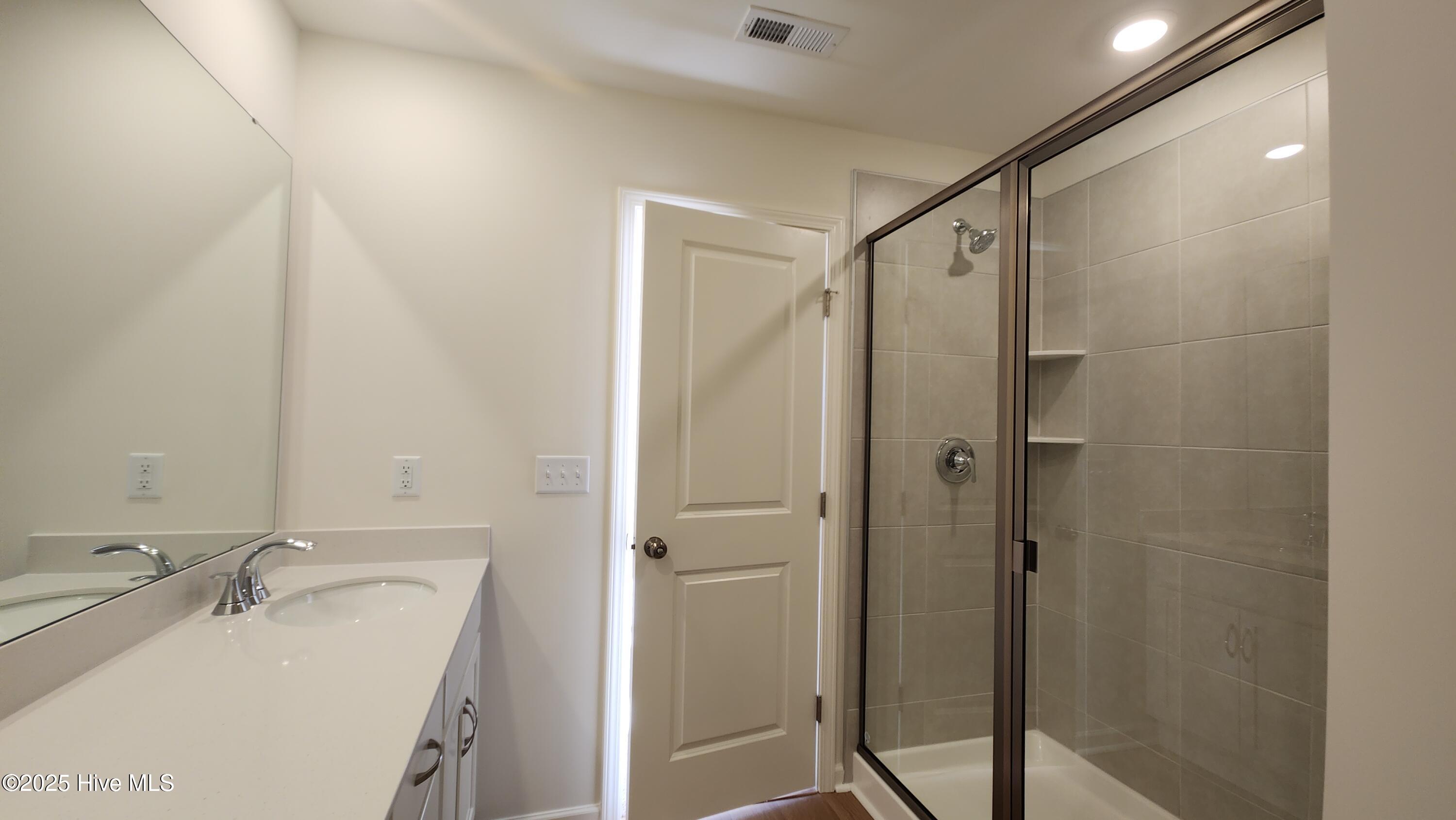 1213 Lulu Bay Drive NE