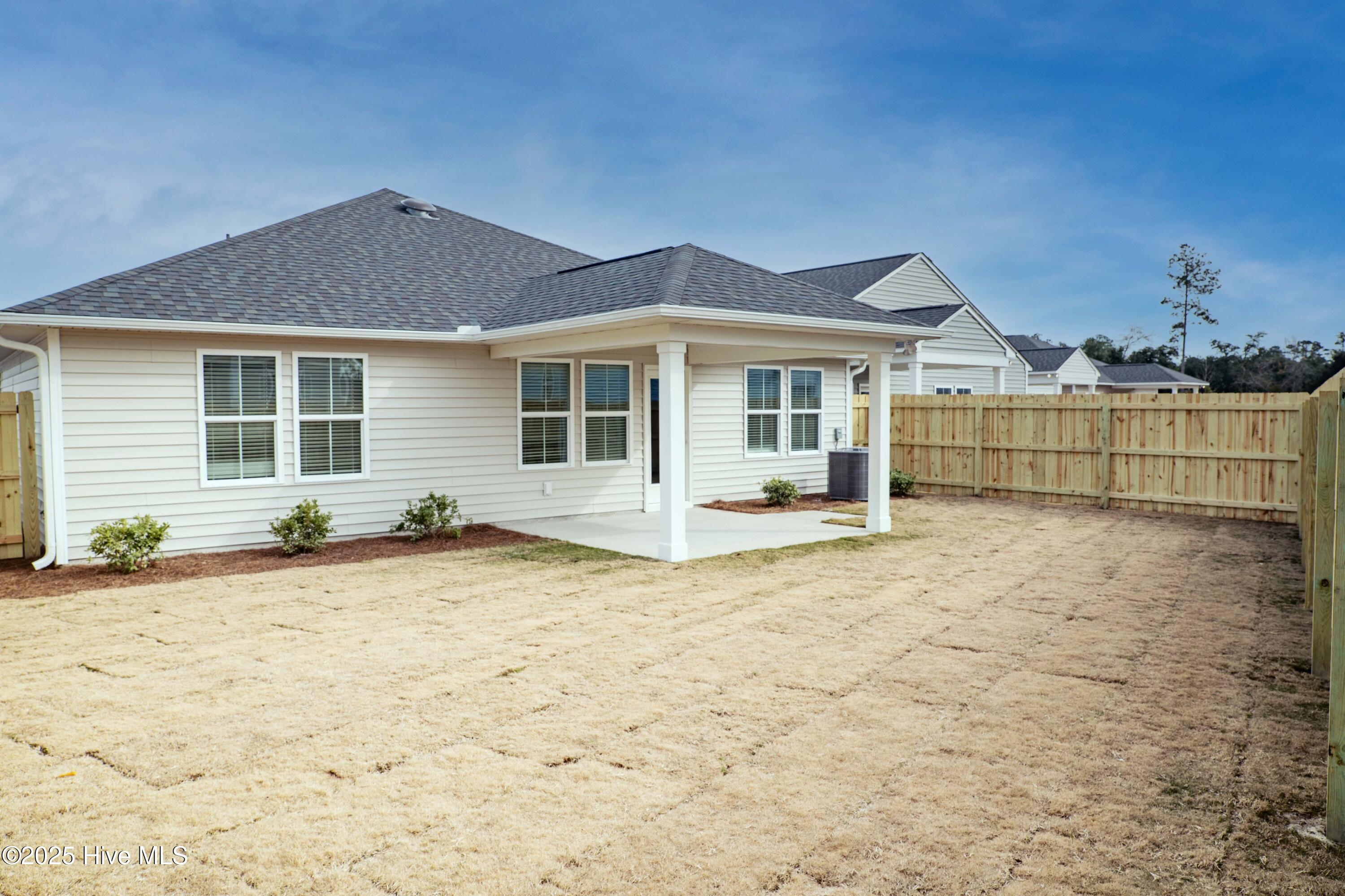 1213 Lulu Bay Drive NE