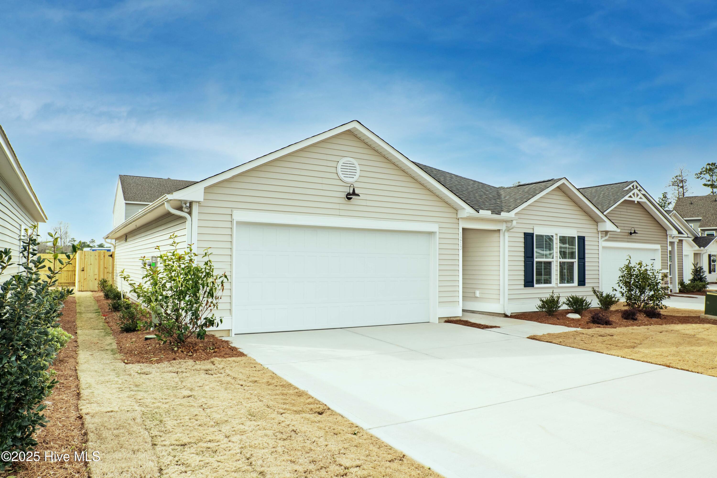 1213 Lulu Bay Drive NE