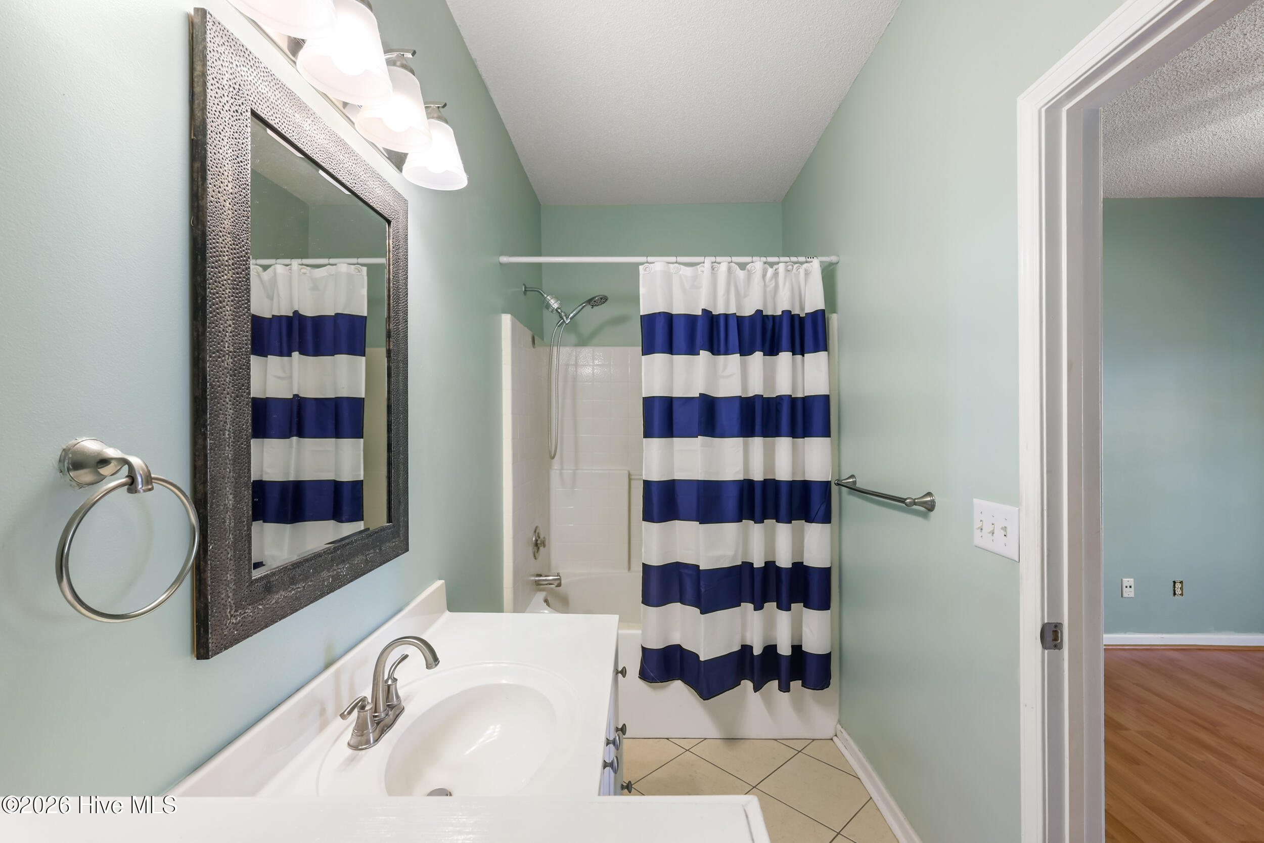 6611 Wedderburn Drive