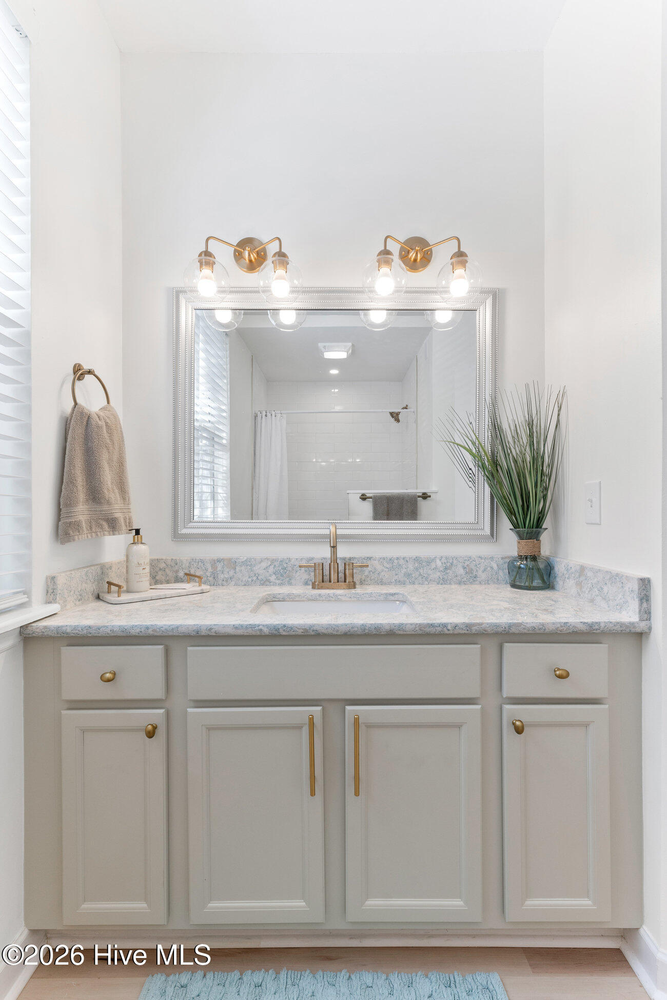 4220 Wilshire Boulevard 204