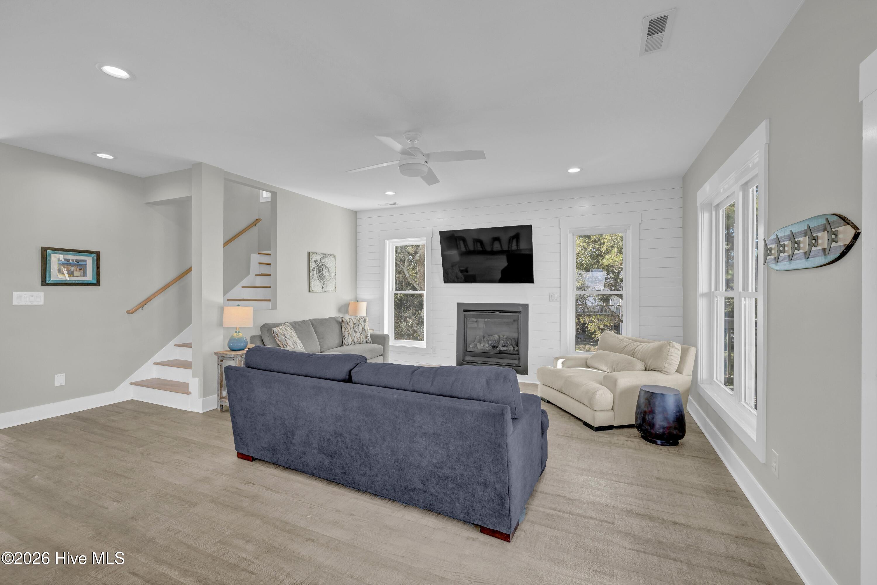 305 Columbia Avenue