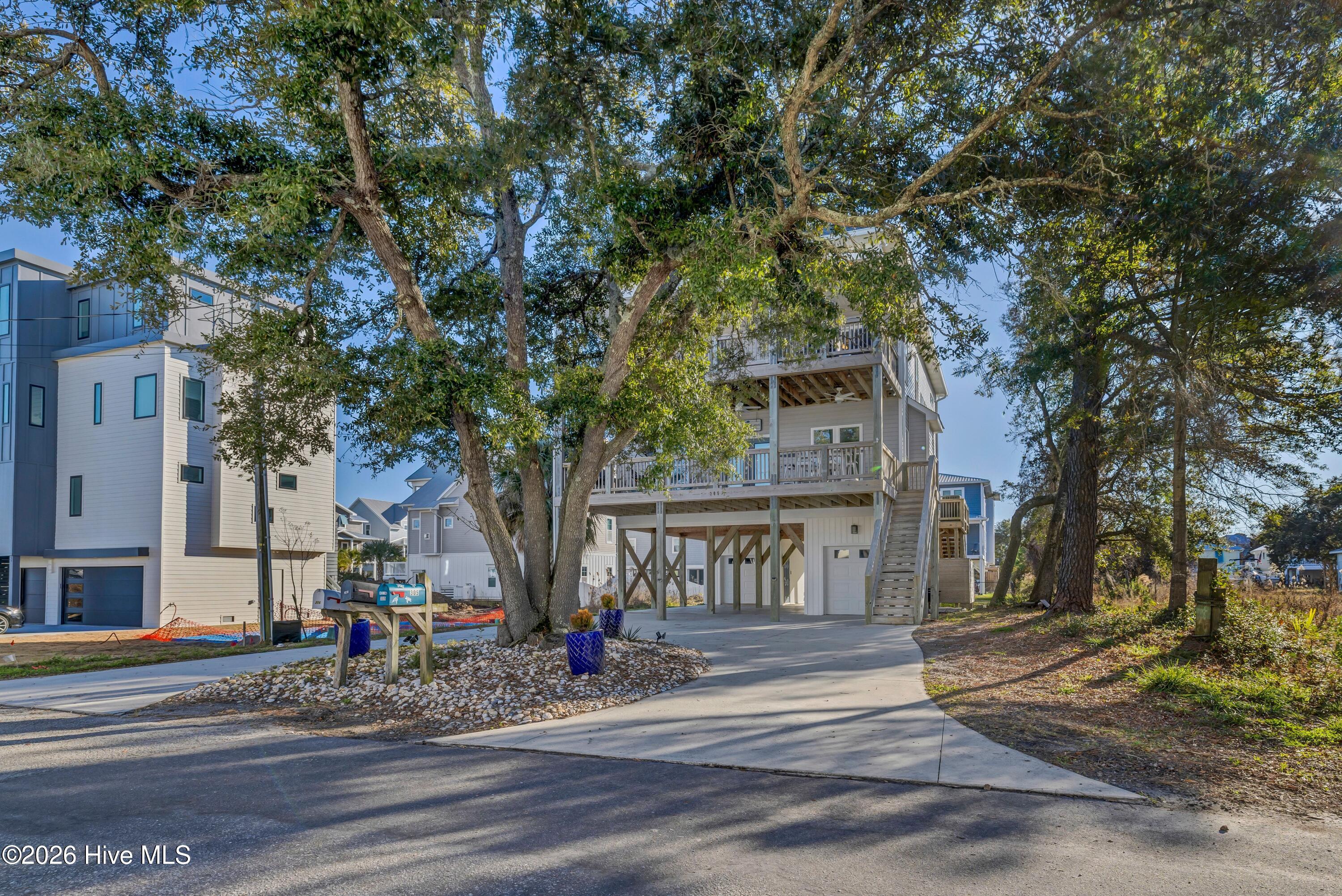 305 Columbia Avenue