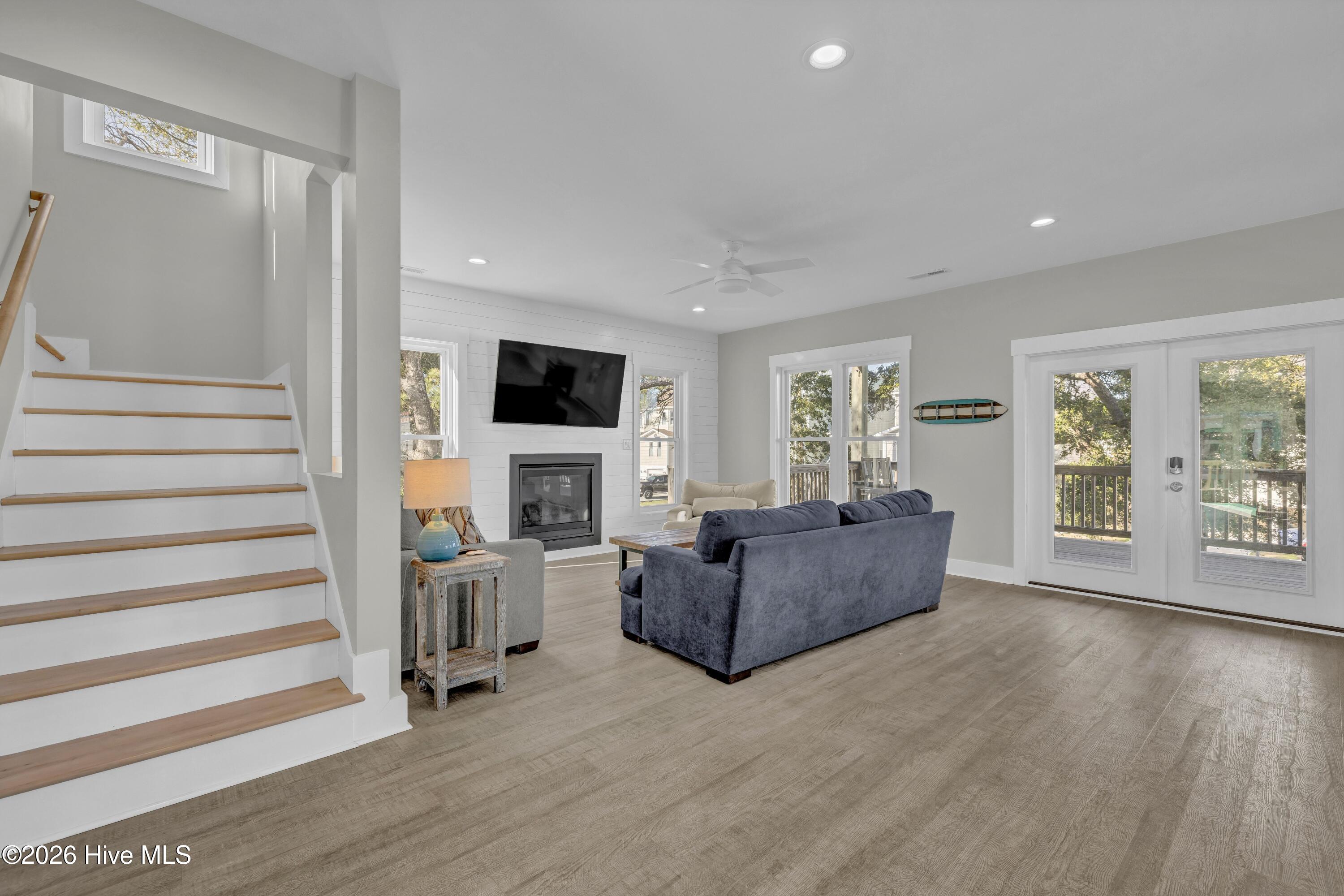 305 Columbia Avenue