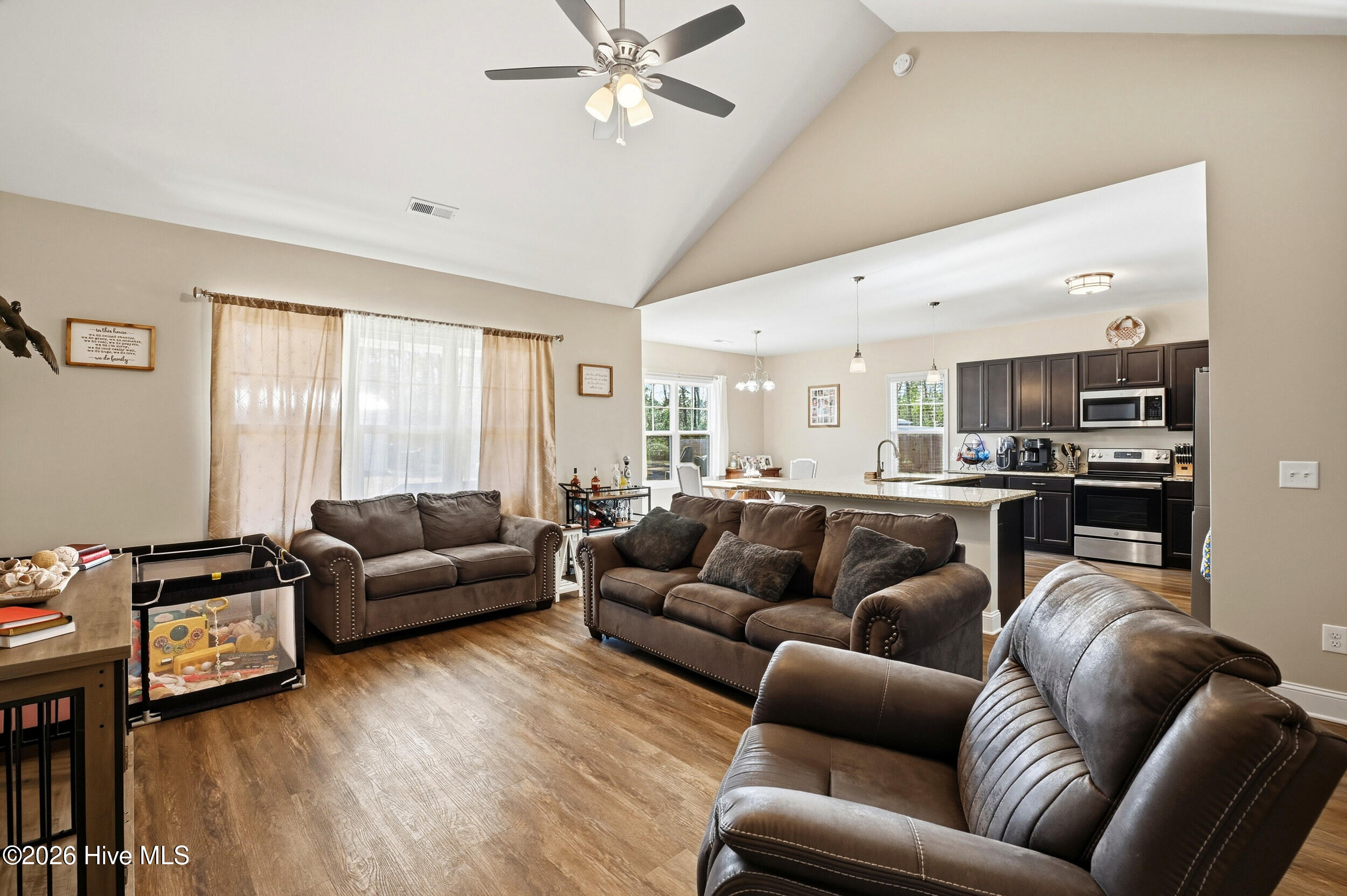 35 W Waverly Drive