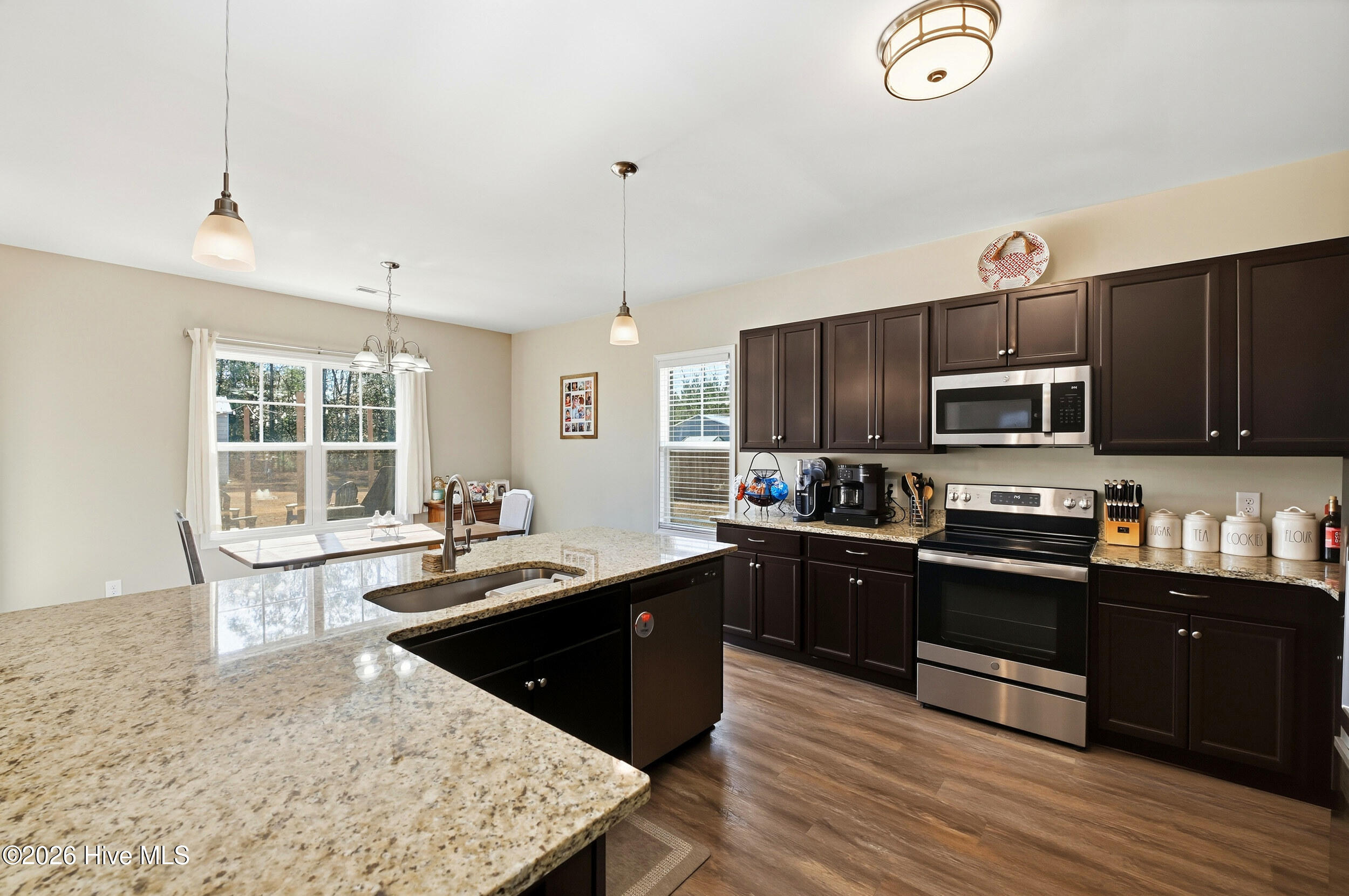 35 W Waverly Drive