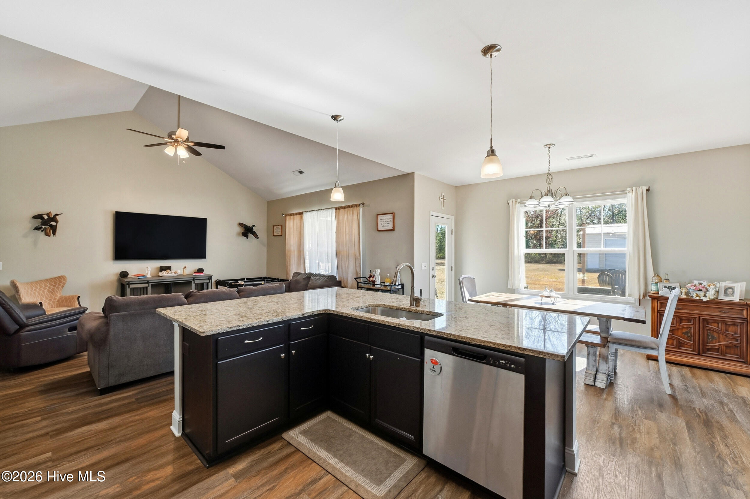 35 W Waverly Drive