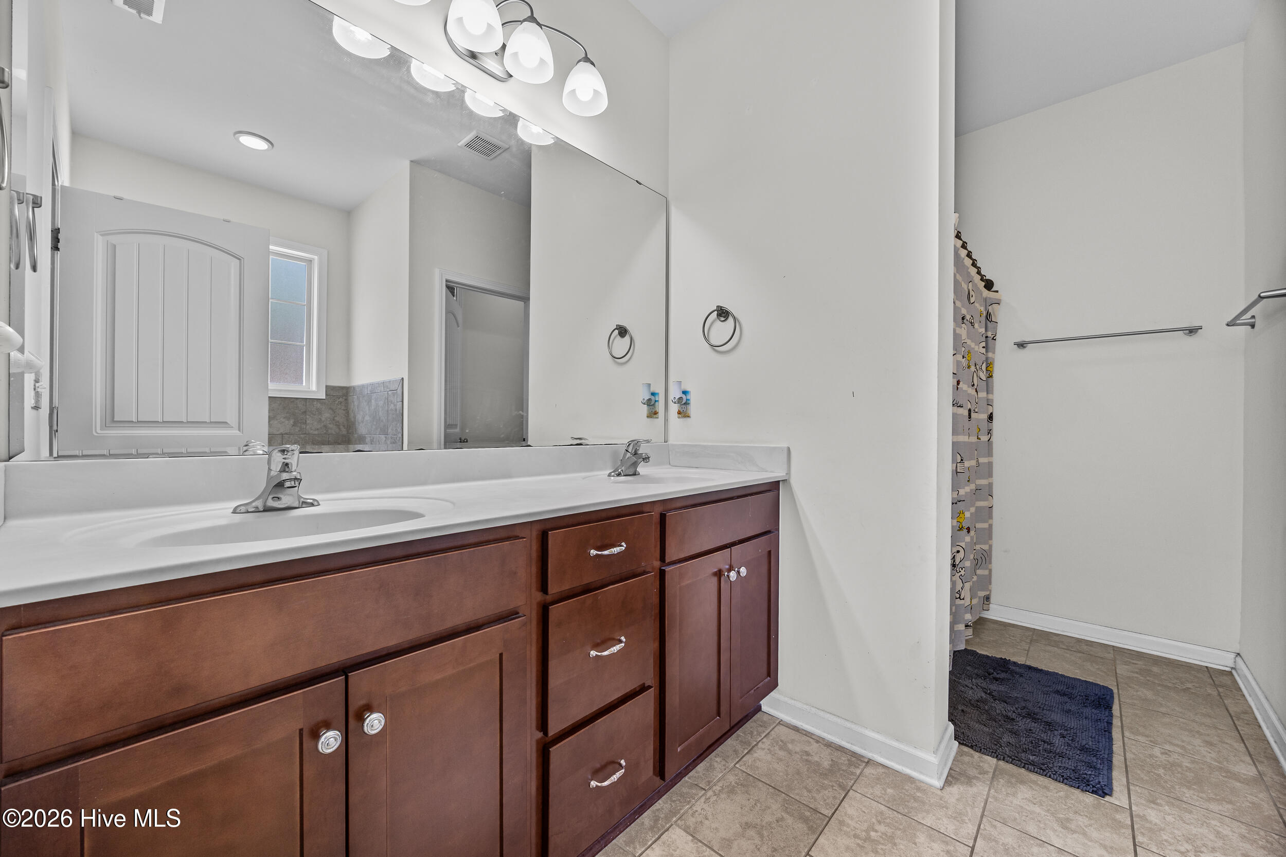 6529 Woodlee Lane