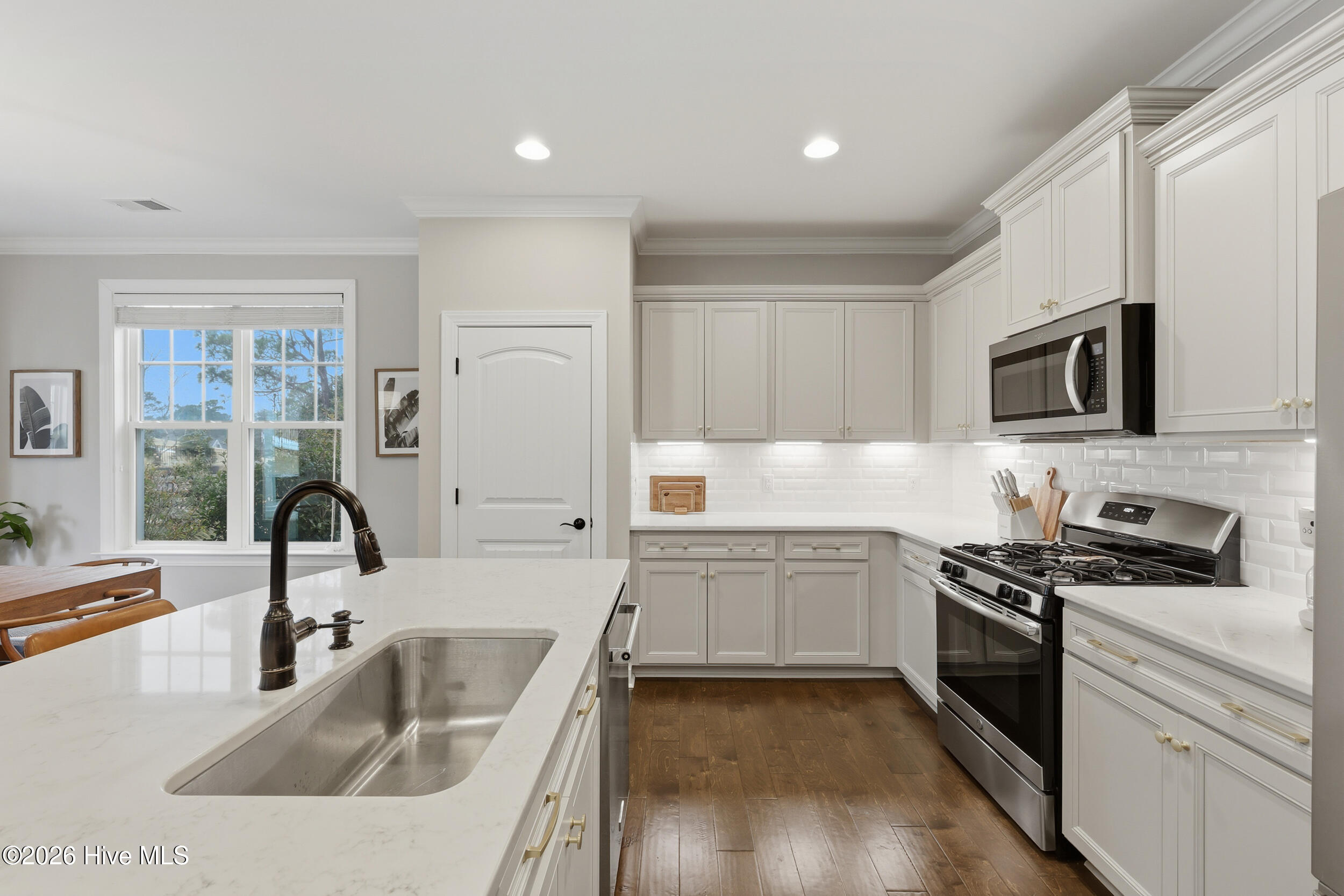 436 Island End Court