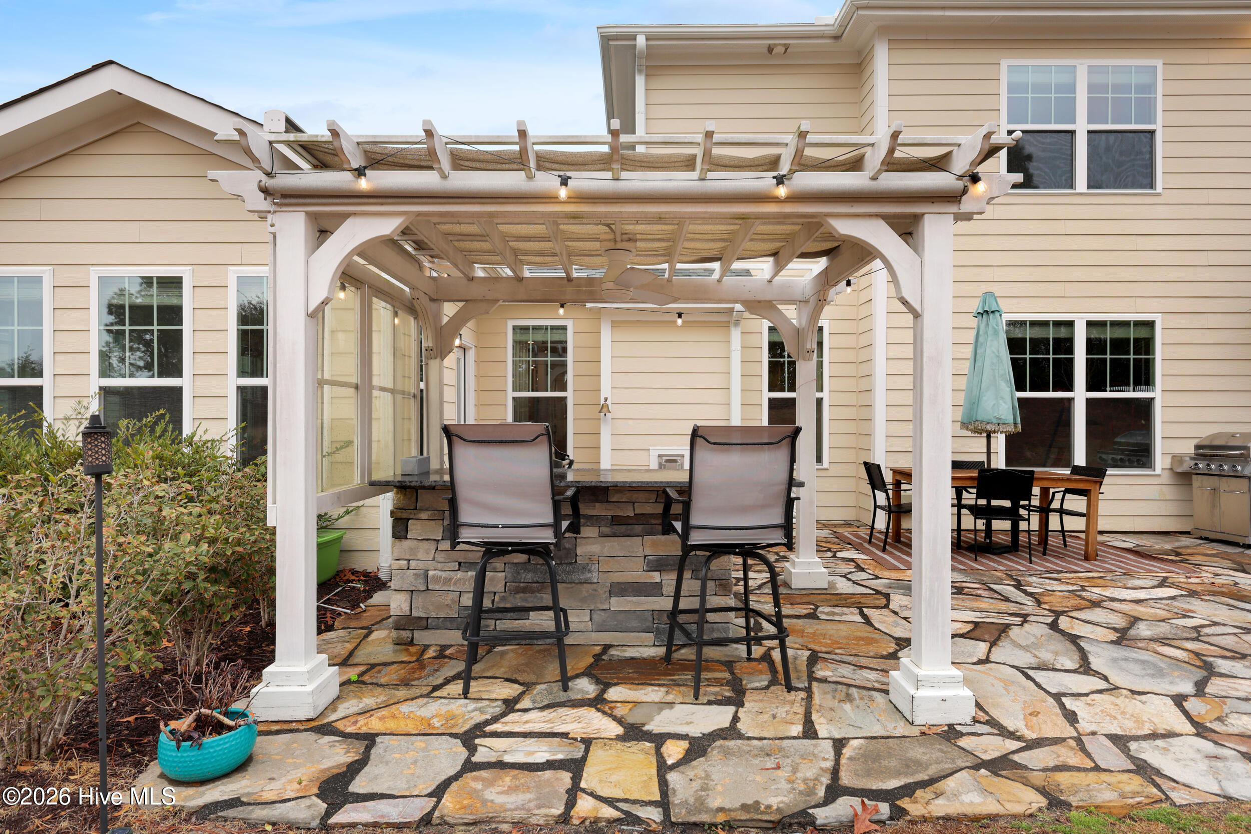 436 Island End Court