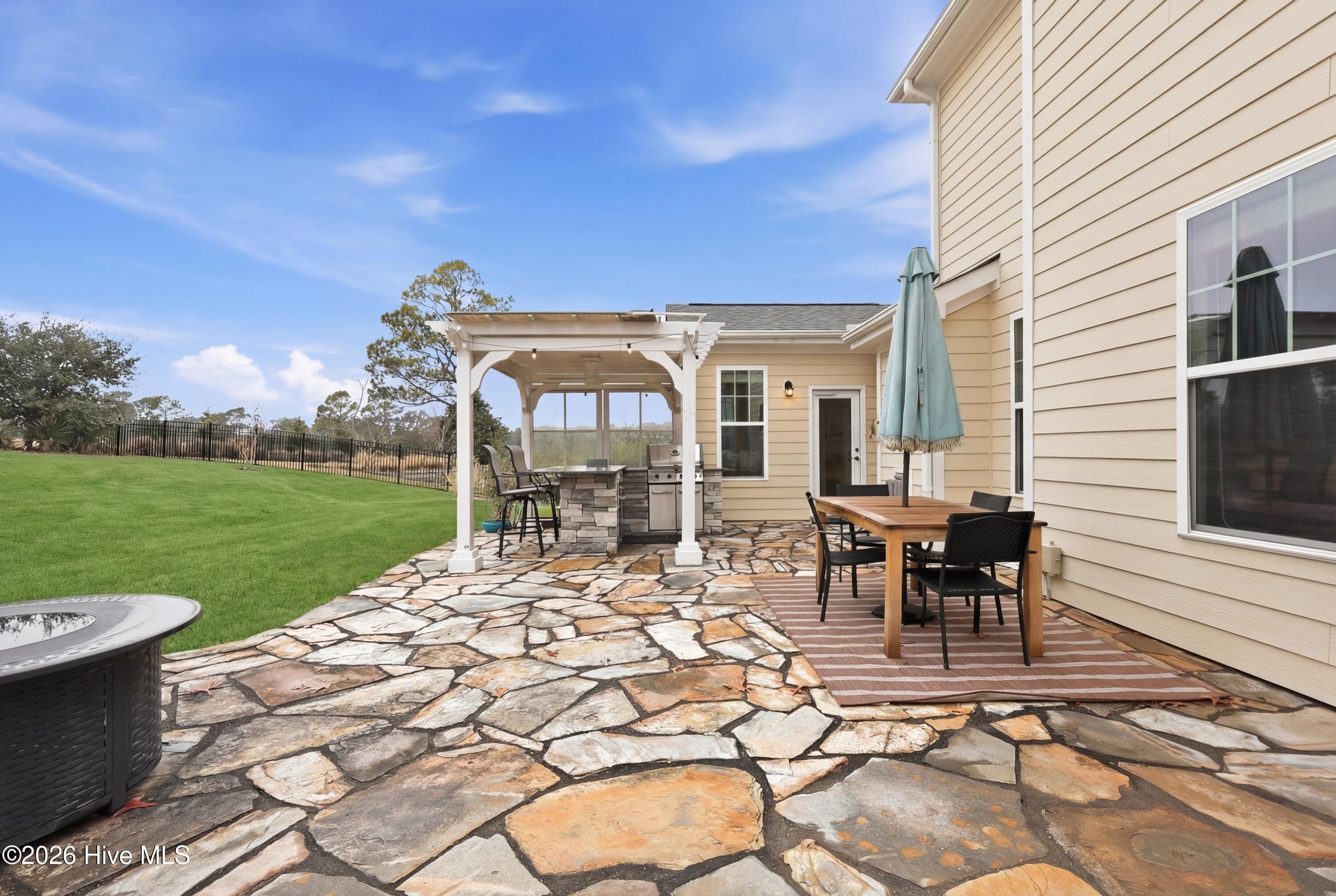 436 Island End Court