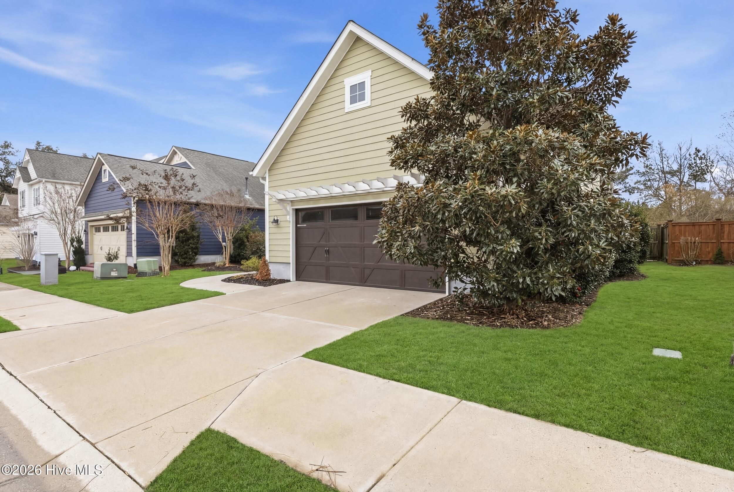346 Hanover Lakes Drive