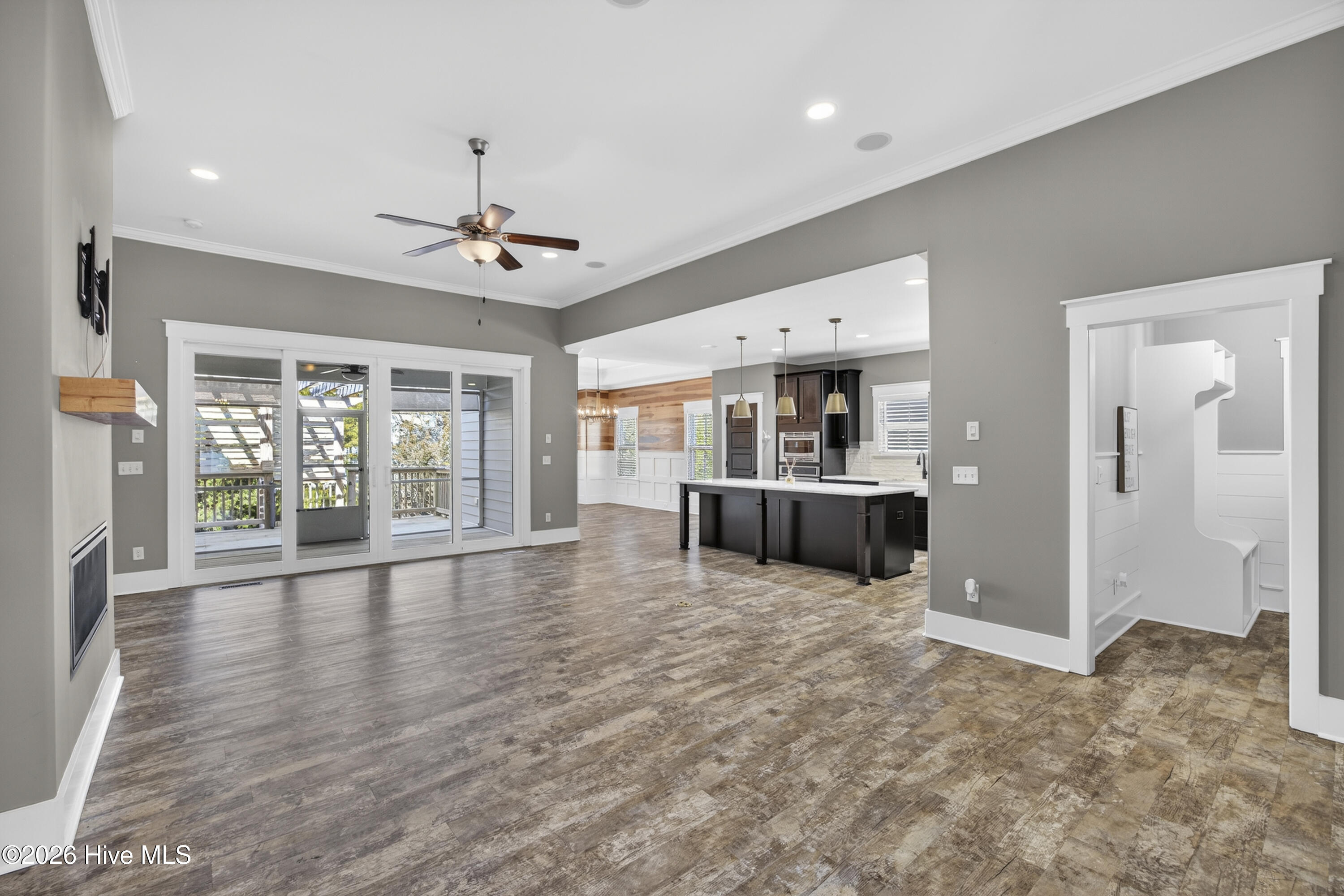 105 Helmsman Drive