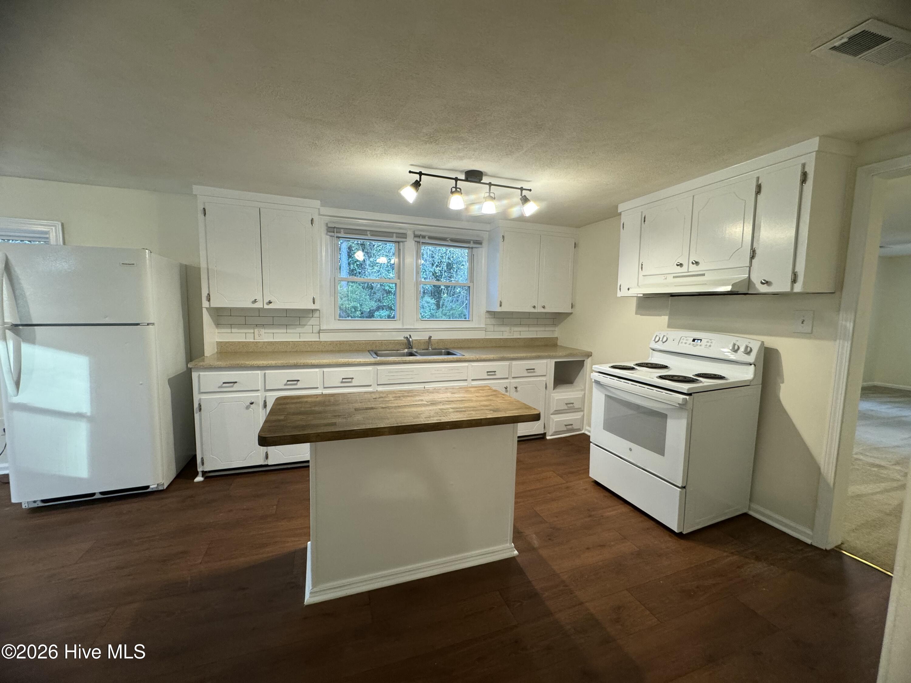 5324 Masonboro Loop Road