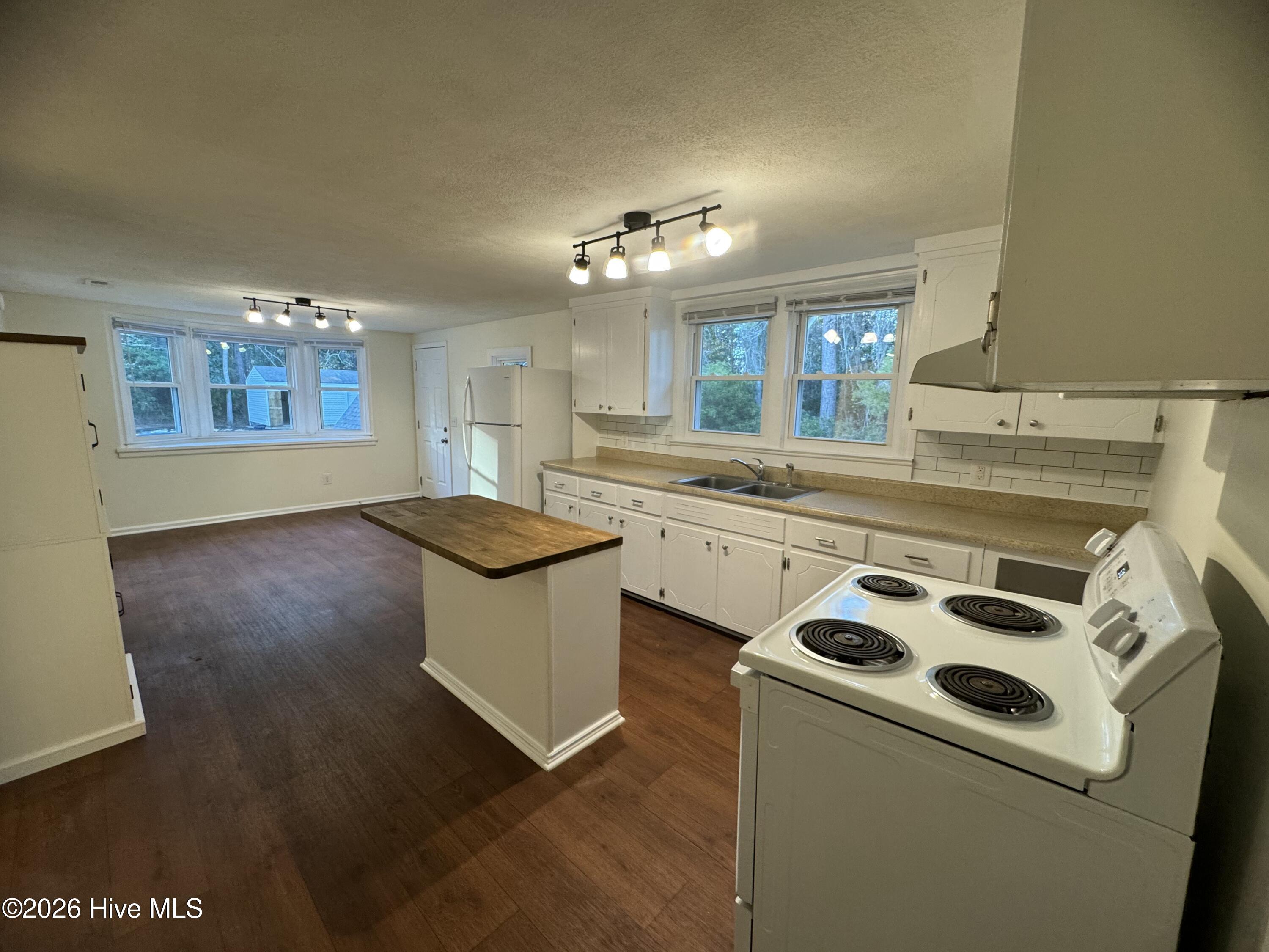 5324 Masonboro Loop Road