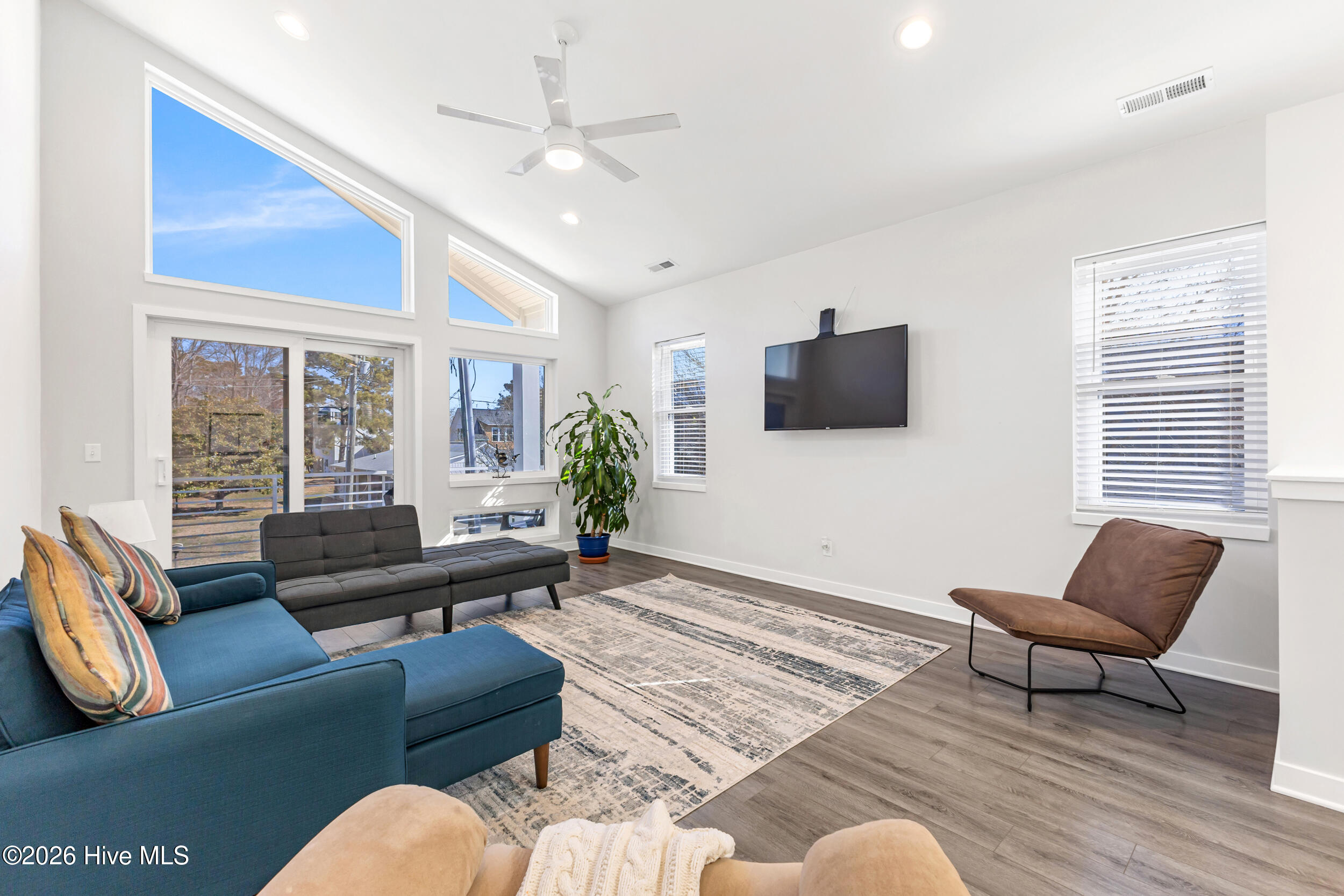 617 Sumter Avenue Unit 1