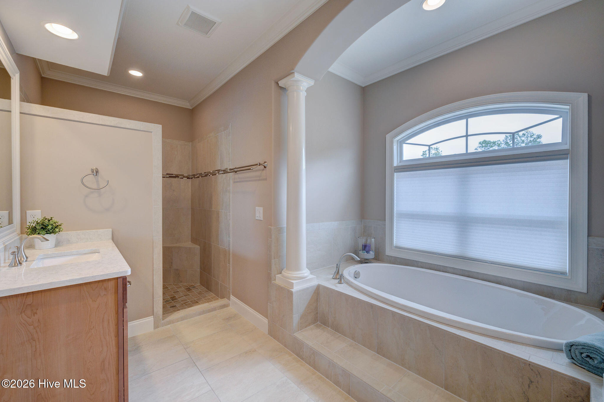 8711 Compass Pointe West Wynd NE