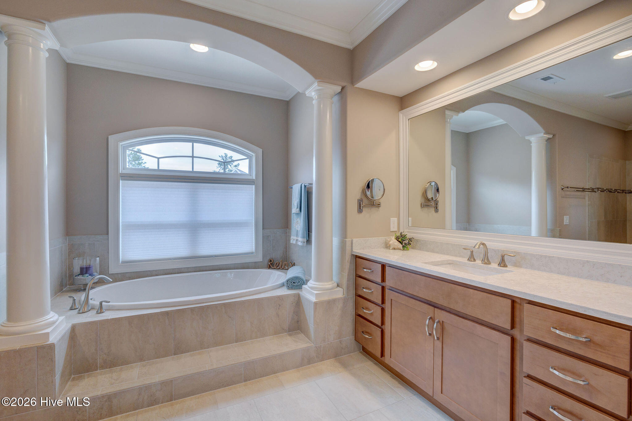 8711 Compass Pointe West Wynd NE