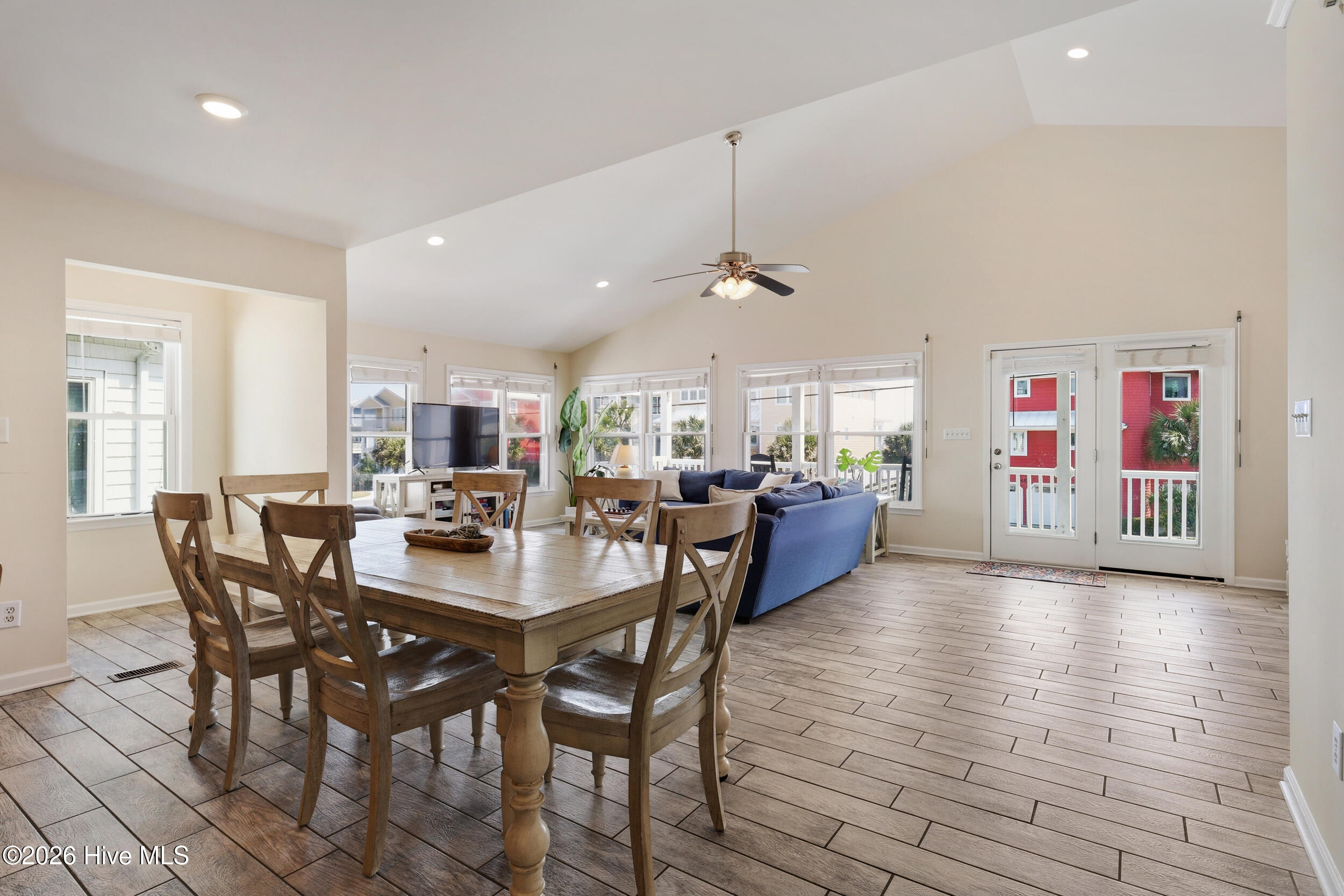 465 Fort Fisher Boulevard N