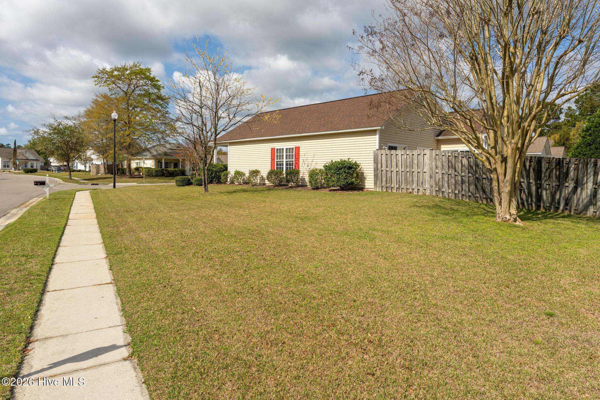 1112 Ashcroft Drive NE