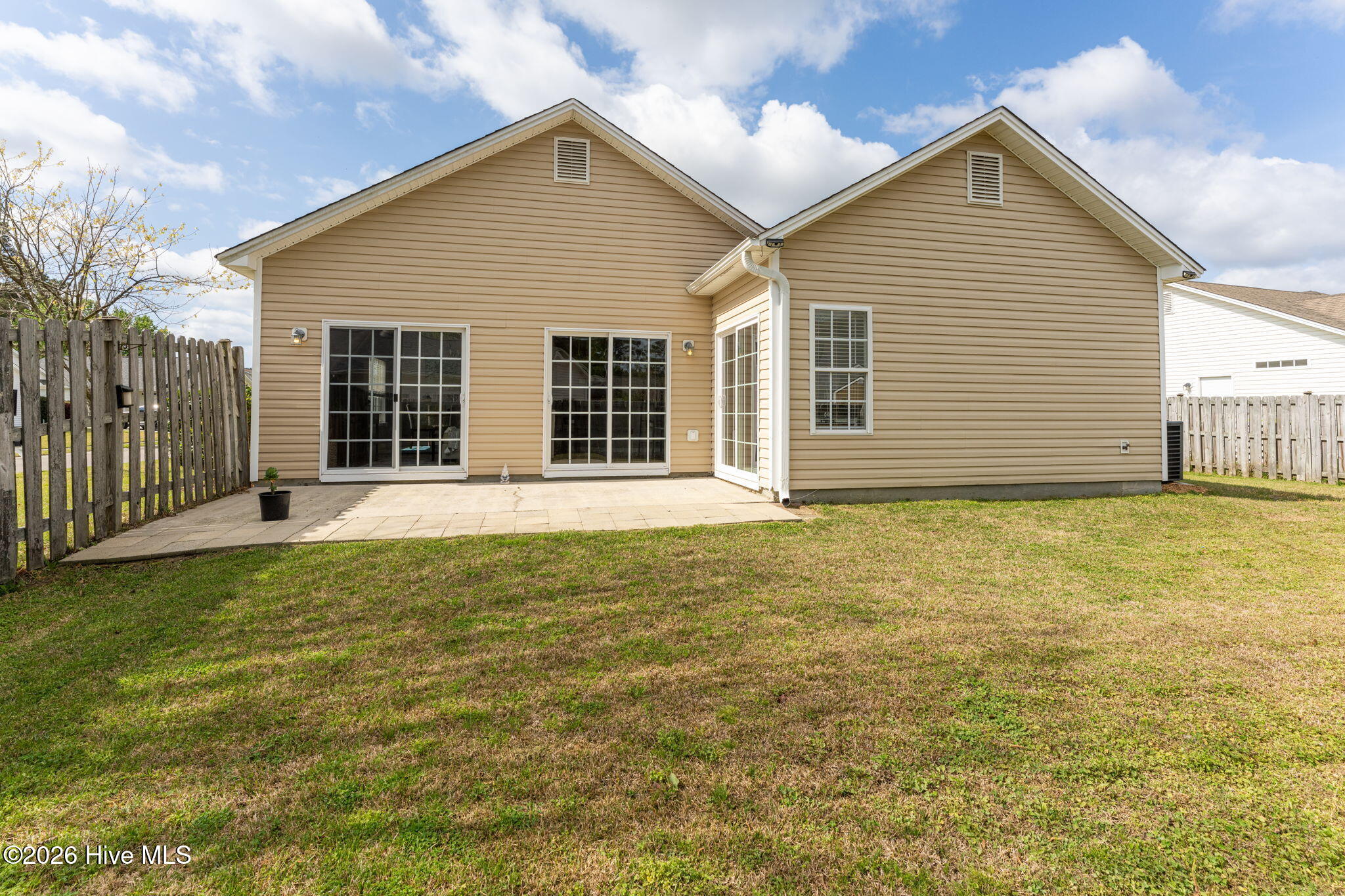 1112 Ashcroft Drive NE