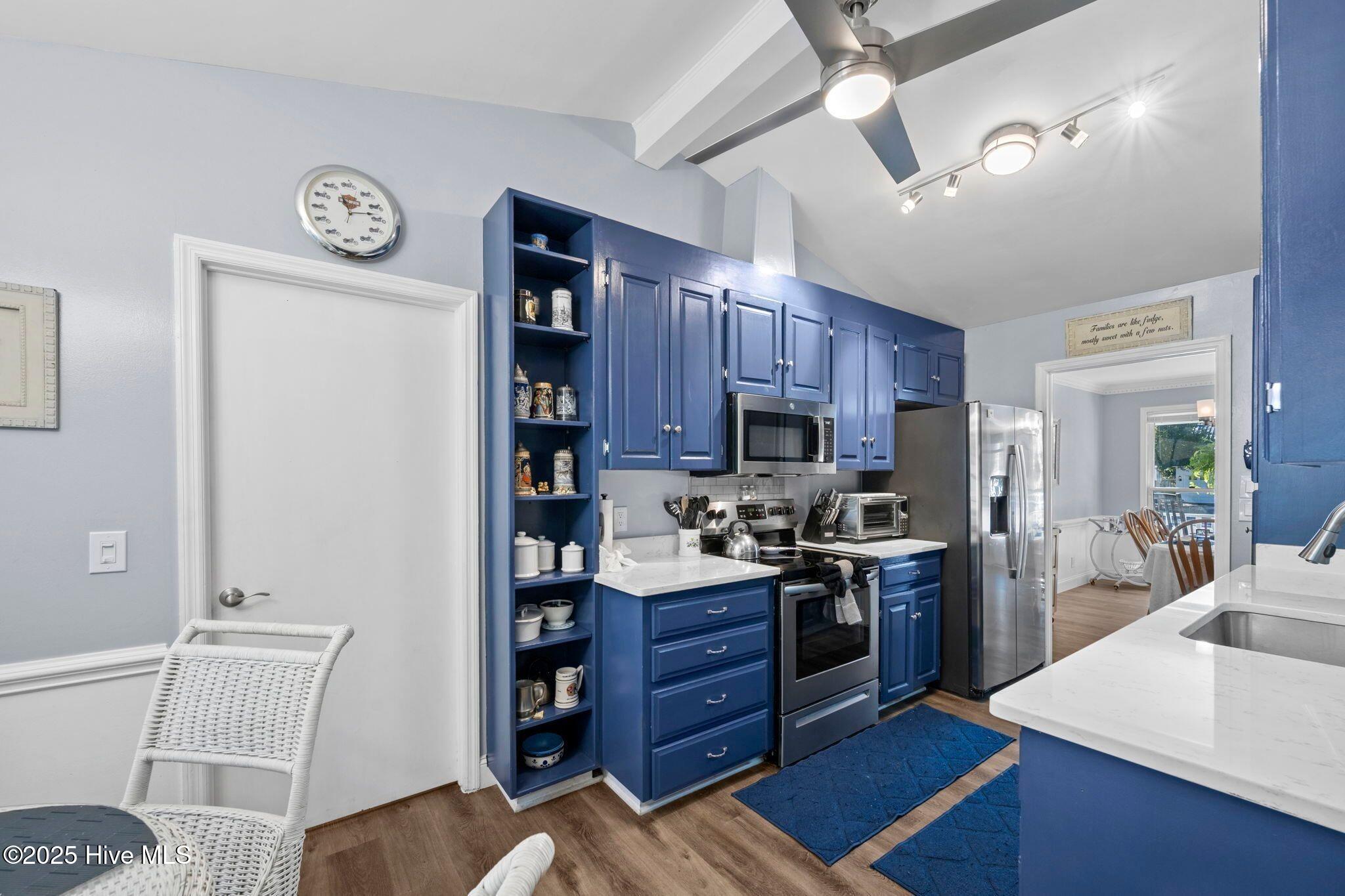 305 Pioneer Court
