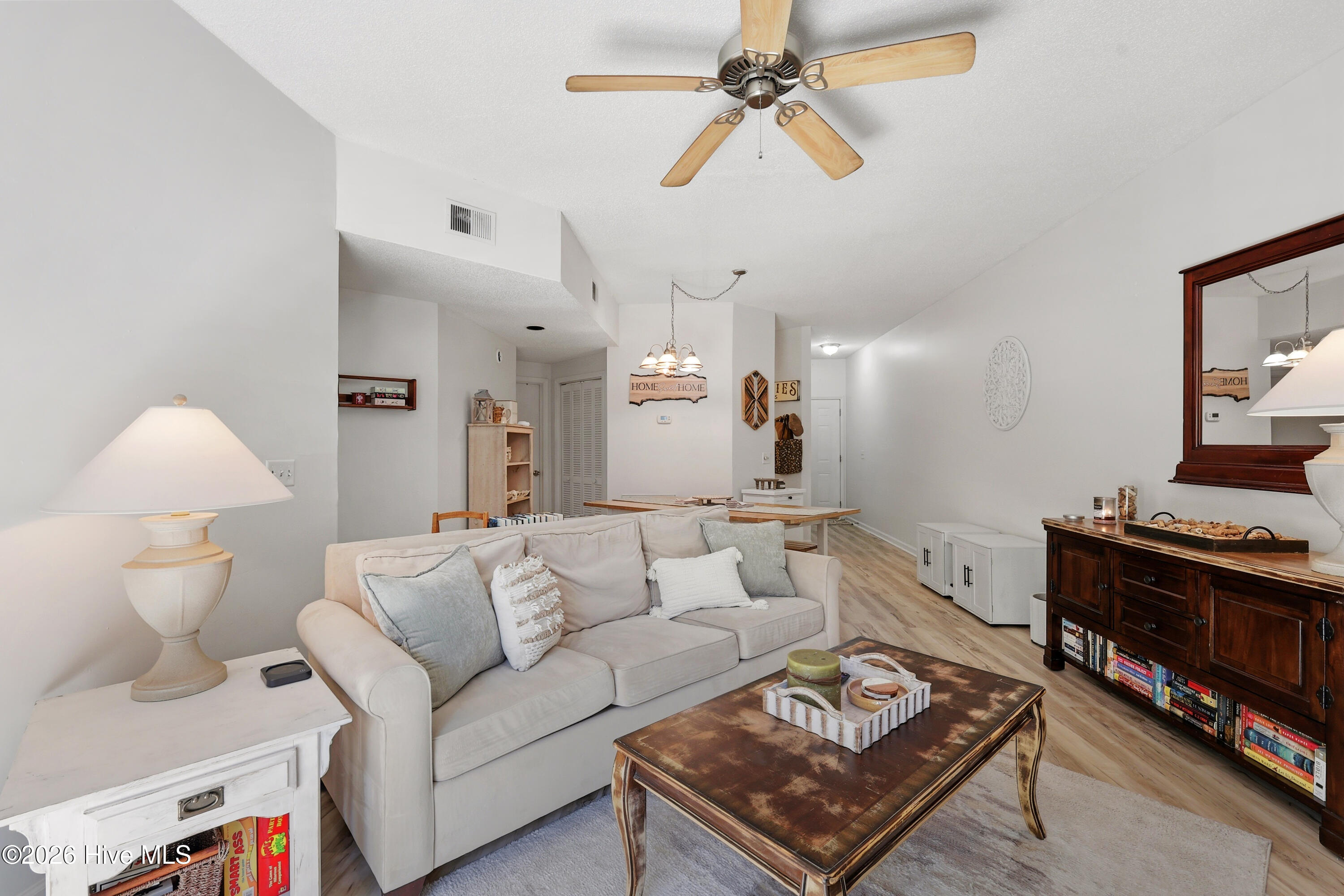 4230 Wilshire Boulevard Apt 104