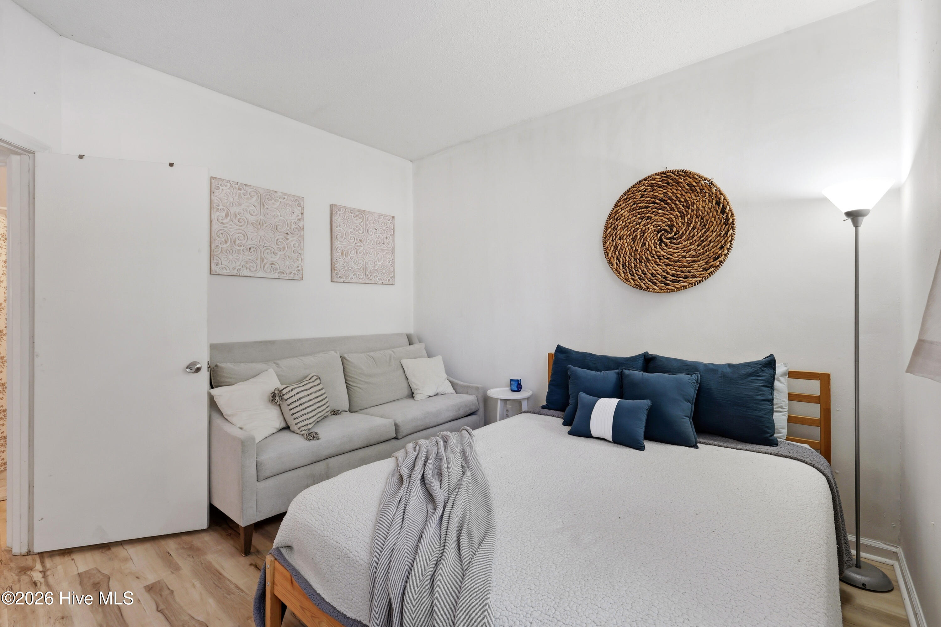4230 Wilshire Boulevard Apt 104