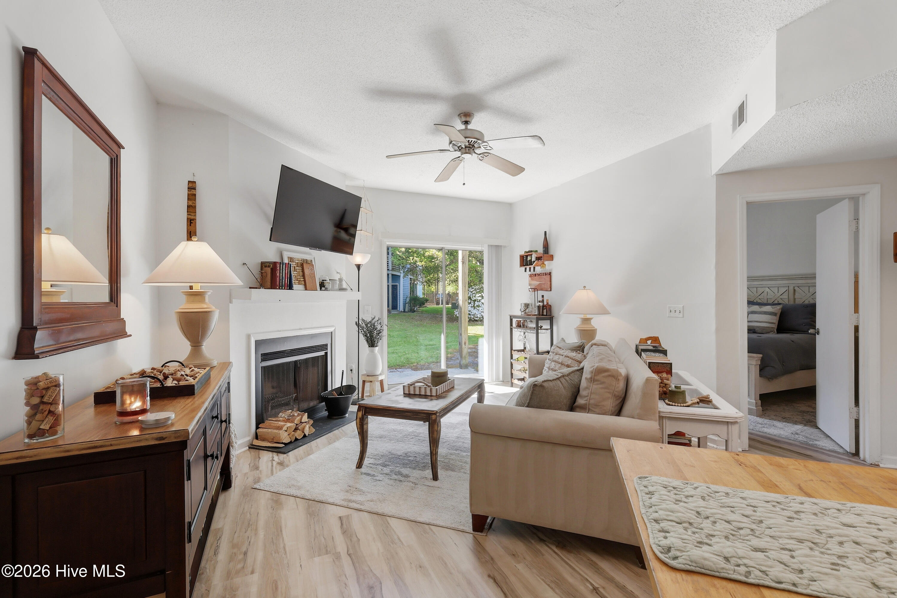 4230 Wilshire Boulevard Apt 104