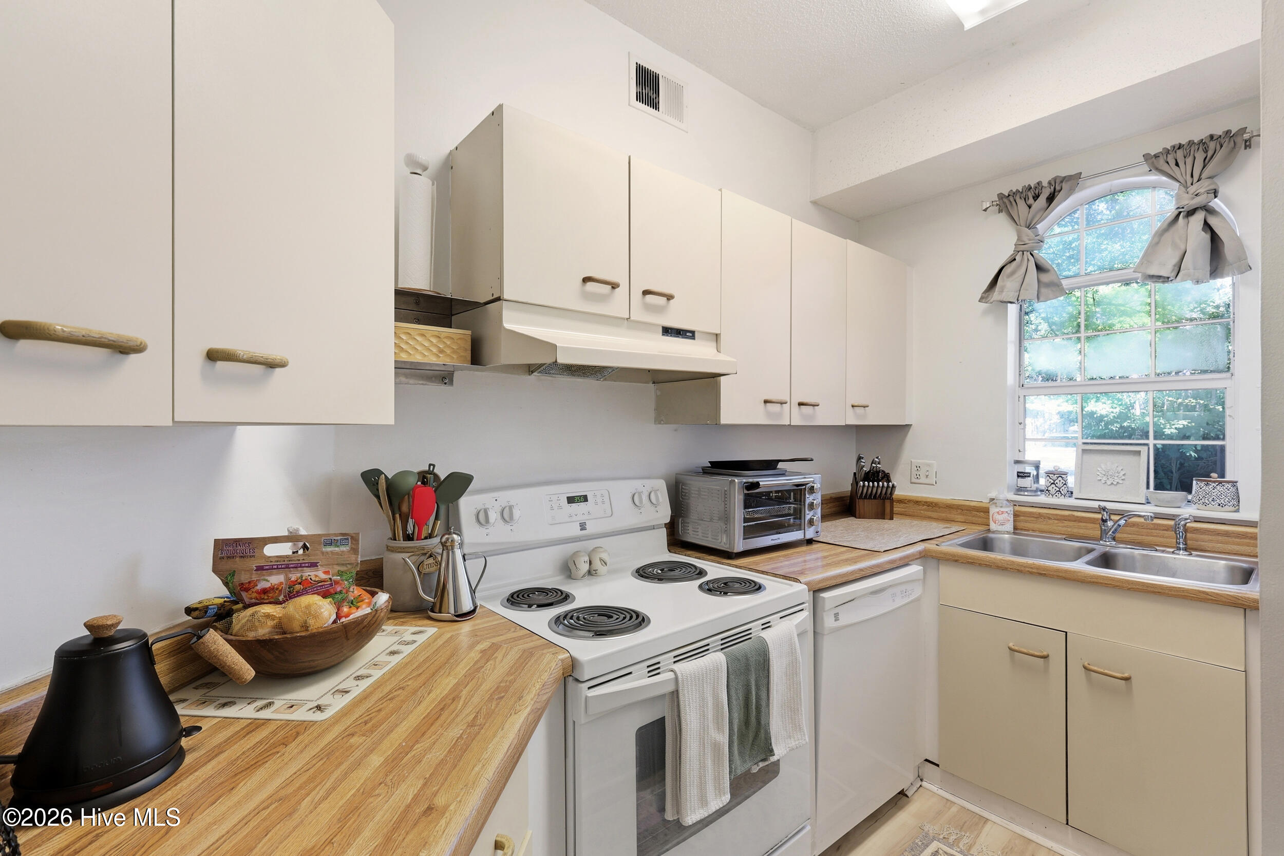 4230 Wilshire Boulevard Apt 104