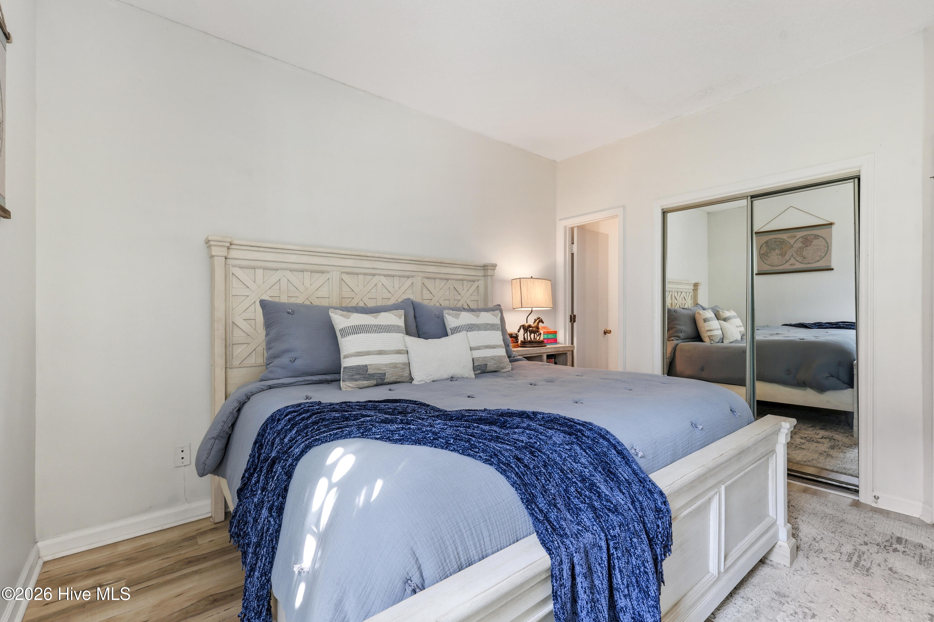 4230 Wilshire Boulevard Apt 104